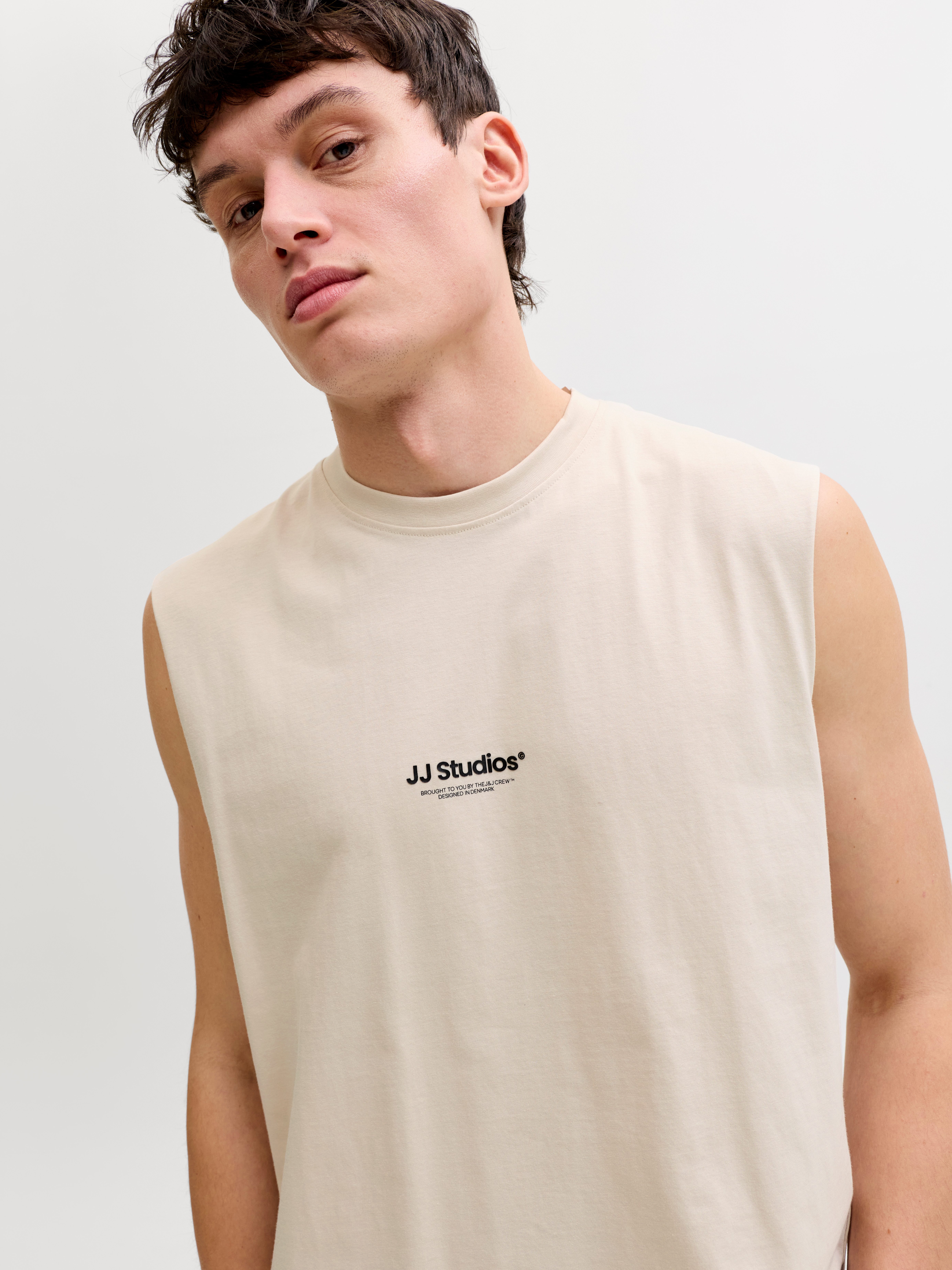 Jack & Jones Muscleshirt JJESOHO SLEEVELESS TEE SN mit Logobranding