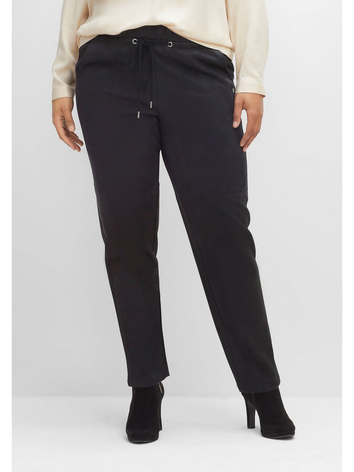 Sheego Jogger Pants Große Größen aus Velourslederimitat, mit Ziernaht