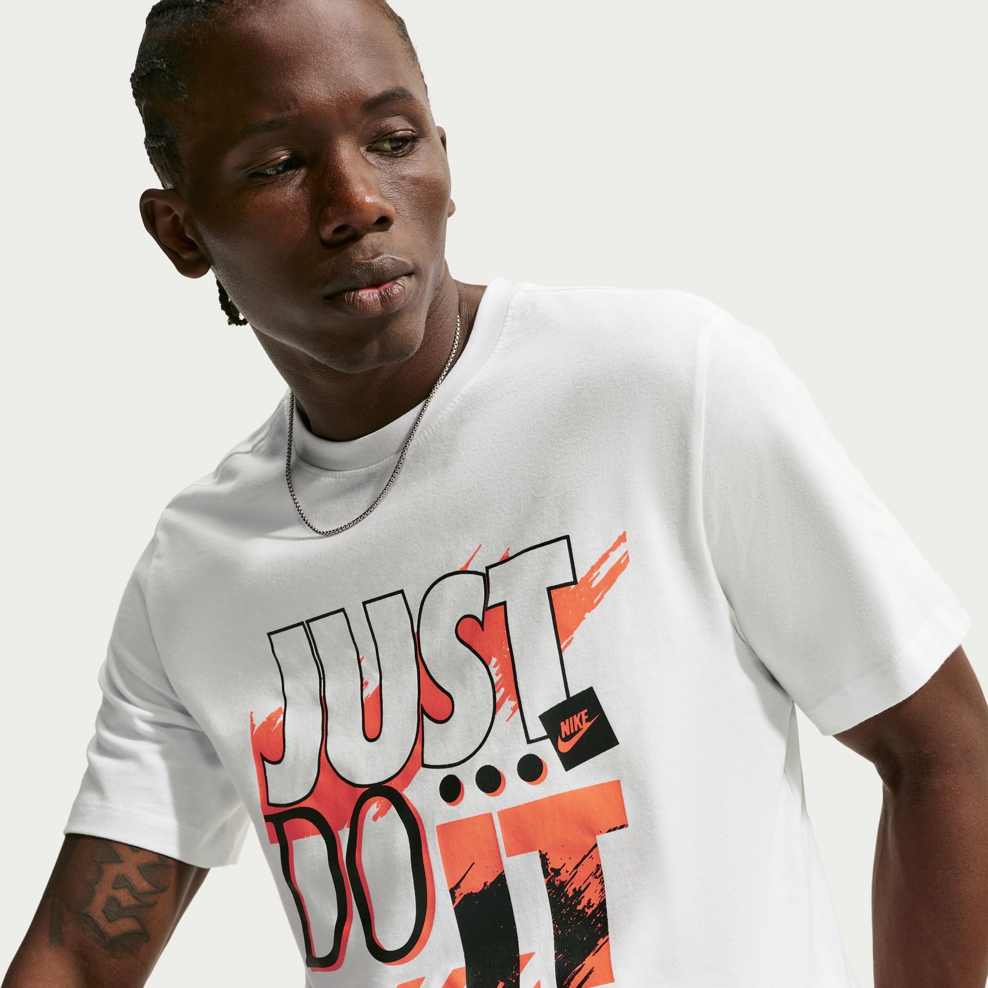 Nike Sportswear T-Shirt Nike Sportswear Men's T-Shirt mit Rundhalsausschnitt, aus Baumwolle, normale Länge