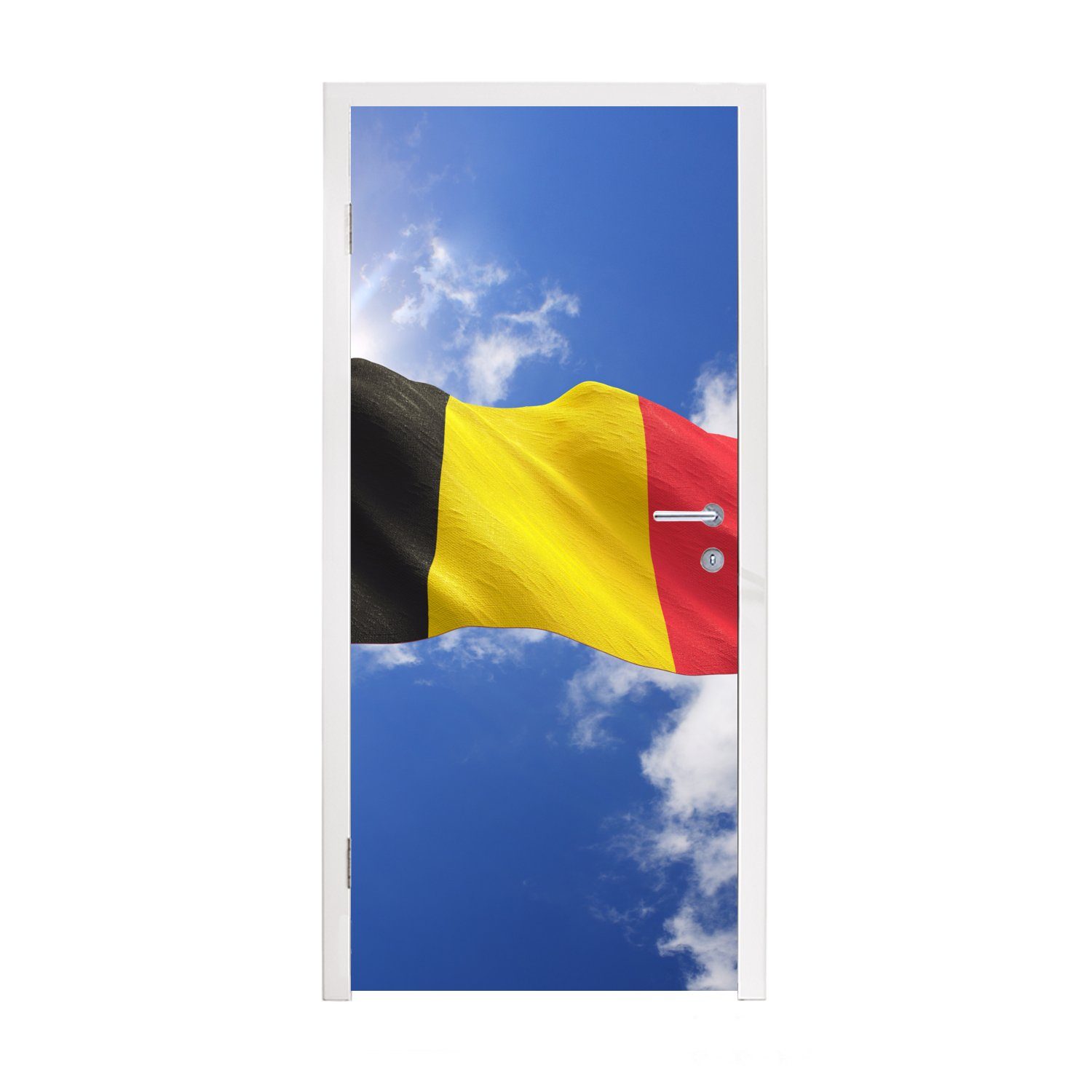 MuchoWow Türtapete Die Flagge Belgiens weht am Himmel, Matt, bedruckt, (1 St), Fototapete für Tür, Türaufkleber, 75x205 cm