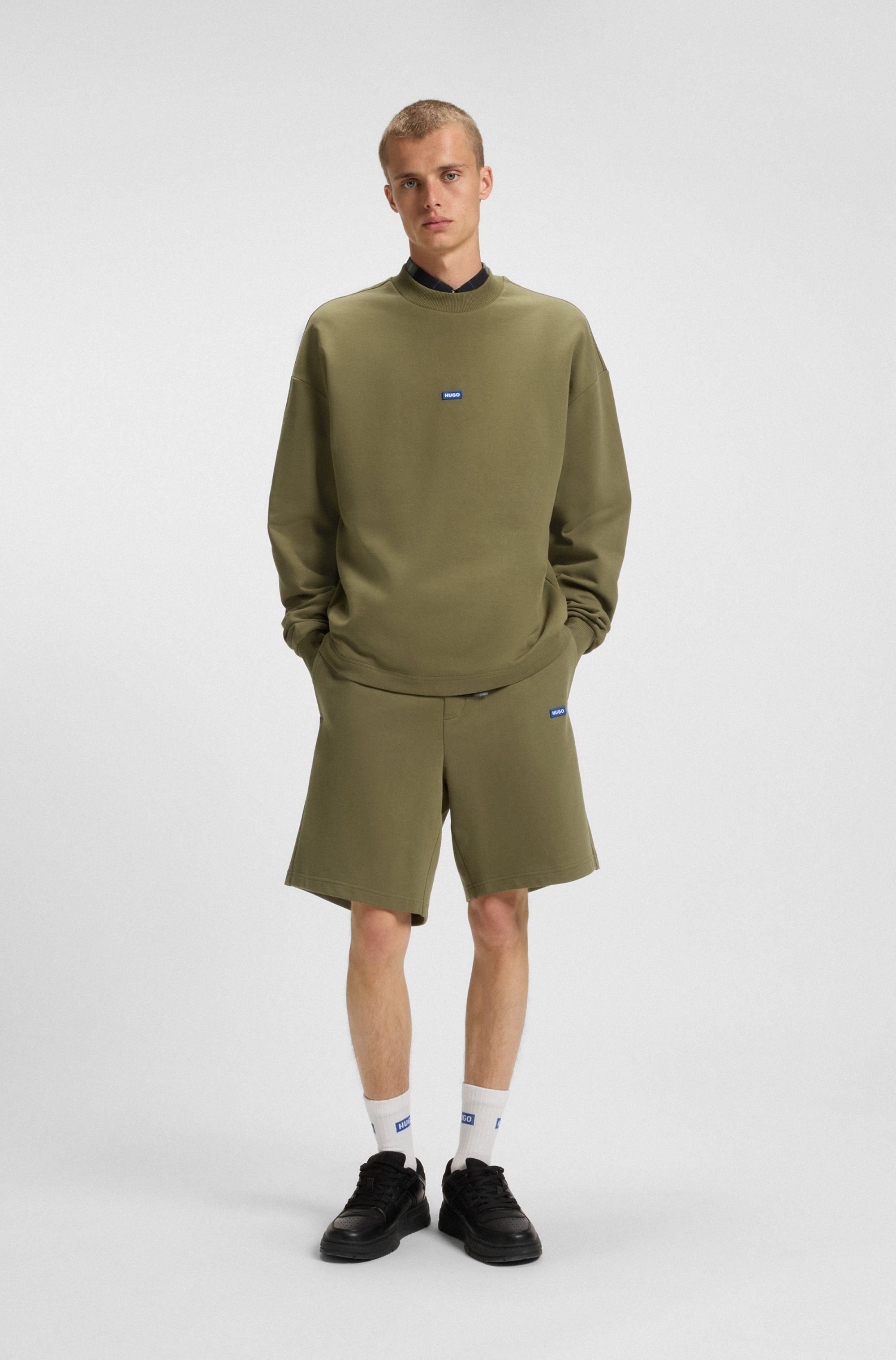 HUGO Blue Sweatshorts Nasensio mit Markenlabel