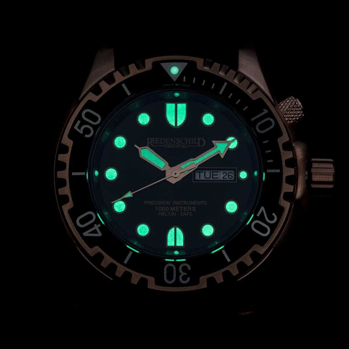 Riedenschild Taucheruhr RS8000-04, IP-Roségold, 100 ATM Wasserdicht, 46 mm, Silikon- &, Edelstahlband, Heliumventil, Robuste Armbanduhr für Tauchen und Sport
