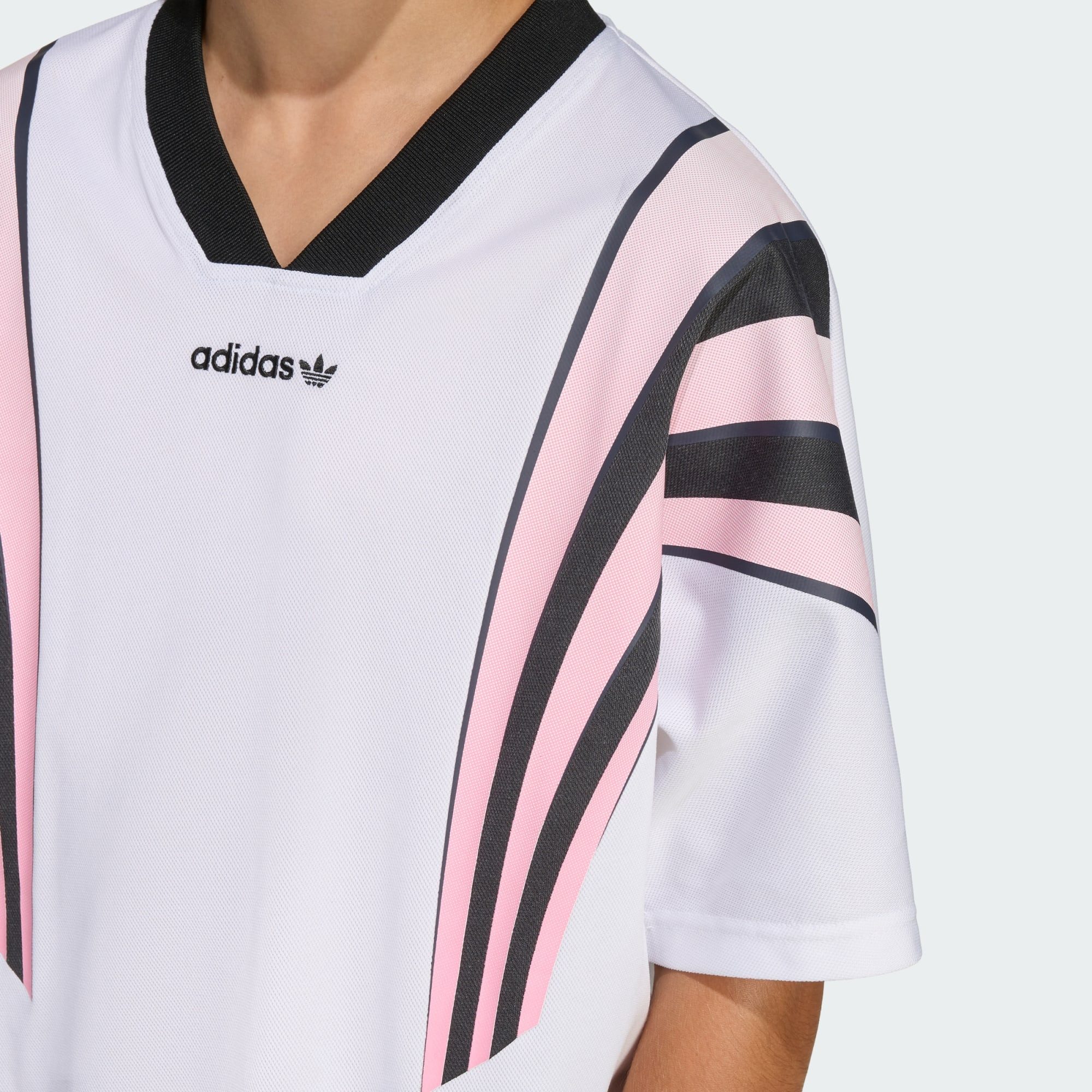 adidas Originals T-Shirt LOOSE BATWING SANTIAGO T-SHIRT (1-tlg)