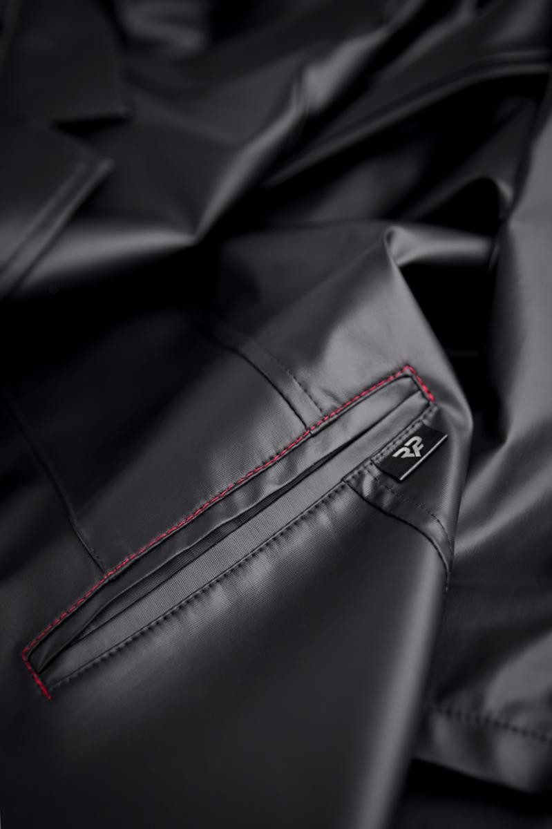 Regnes Fetish Planet Lederimitatmantel Herren Mantel schwarz aus Wetlook-Material Trenchcoat mit Taschen und
