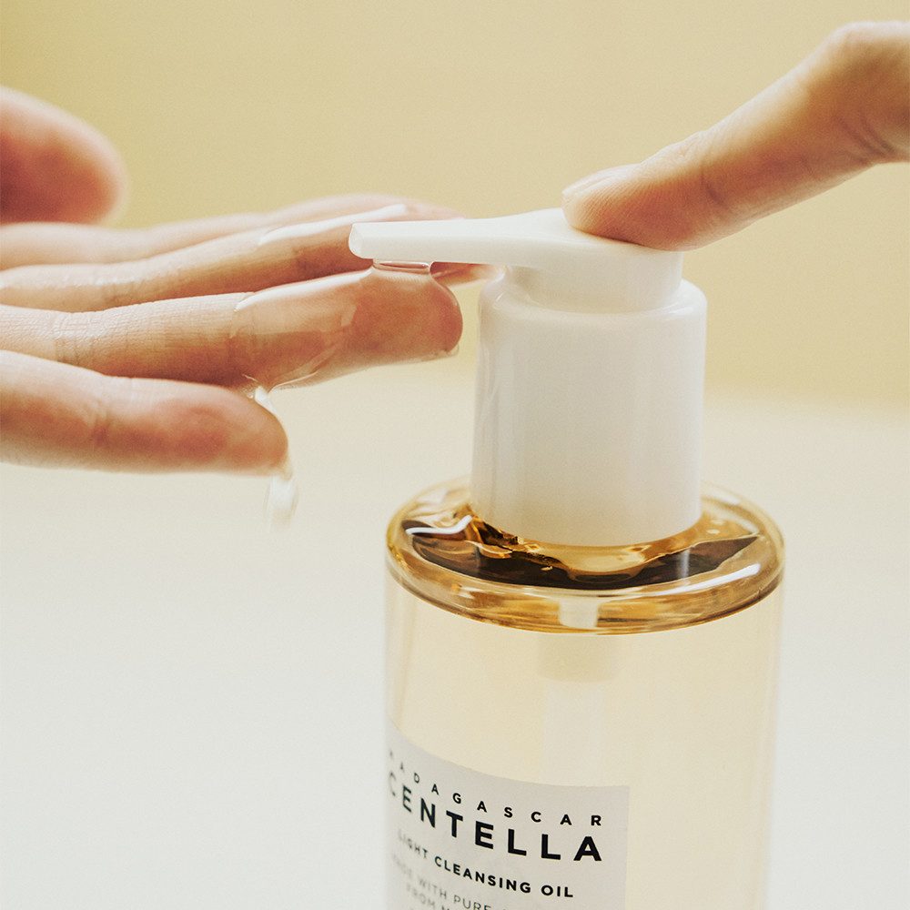 SKIN1004 Gesichts-Reinigungsöl MADAGASCAR CENTELLA LIGHT CLEANSING OIL, für reife und trockene Haut, reinigt sanft und spendet Feuchtigkeit