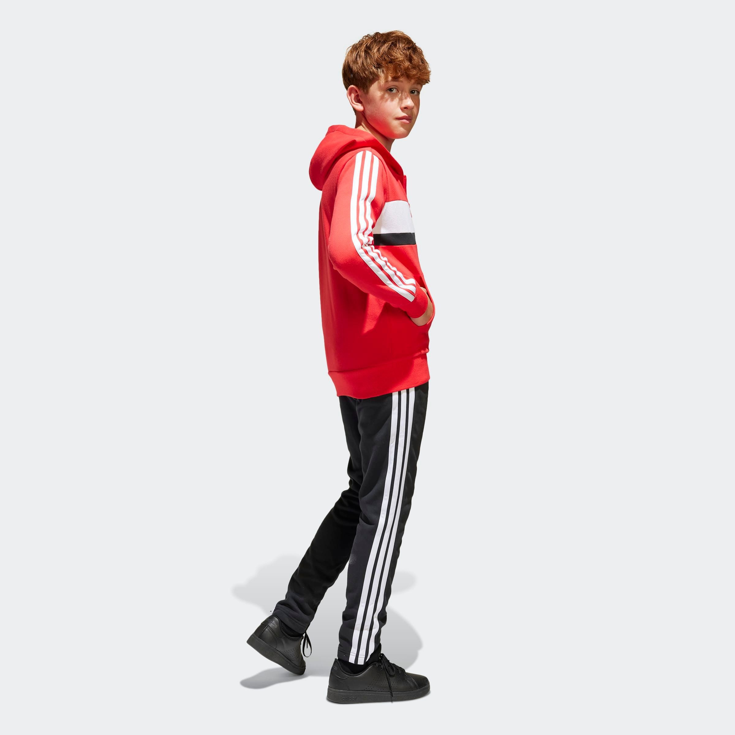adidas Sportswear Trainingsanzug SEASONAL ESSENTIALS TIBERIO 3-STREIFEN KIDS (2-tlg)