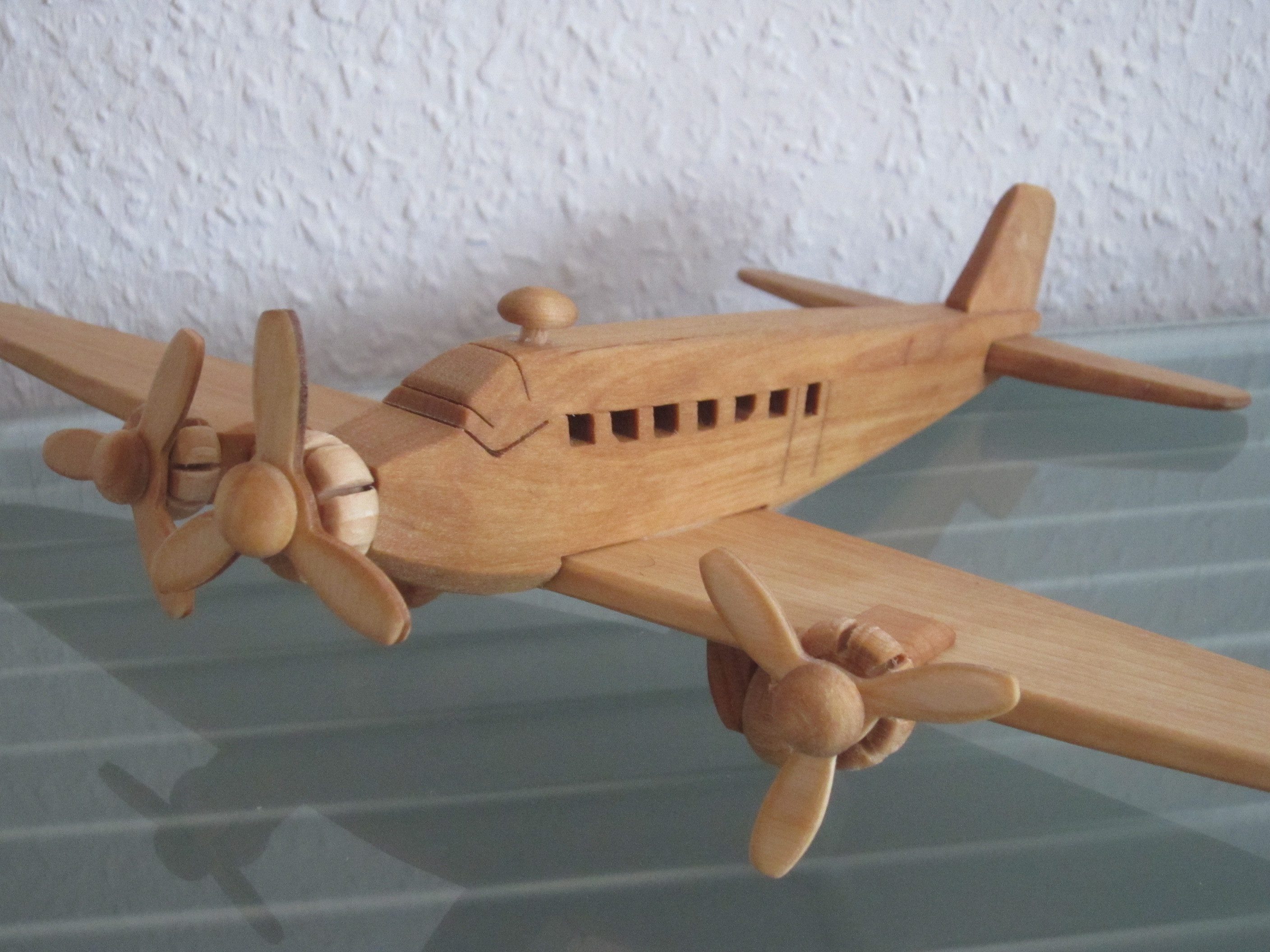Holzprodukte Spielzeug-Flugzeug Flugzeug Bomber Flieger Oldtimer Passagierflugzeug Modell Holz NEU