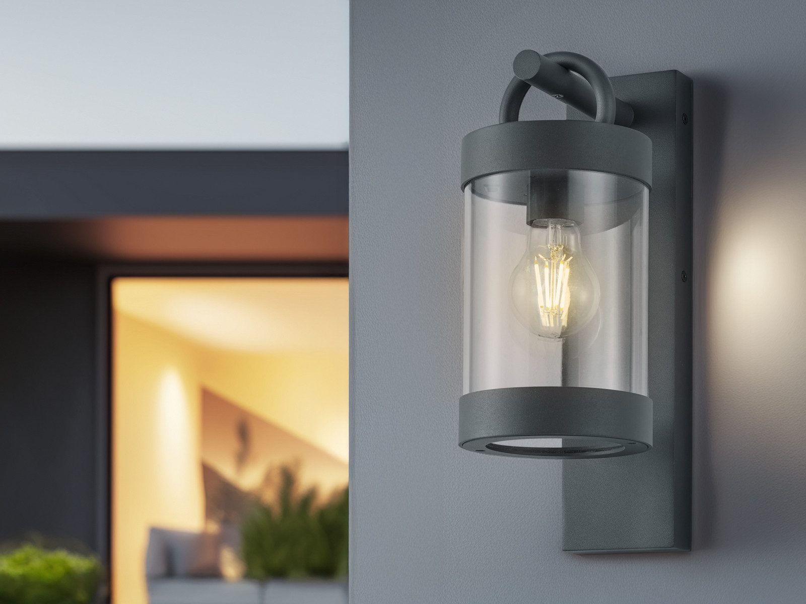 TRIO Leuchten Außen-Wandleuchte, LED wechselbar, Warmweiß, Landhausstil Wand Außenleuchte aus Aluminium mit Acrylglas, Höhe 33cm