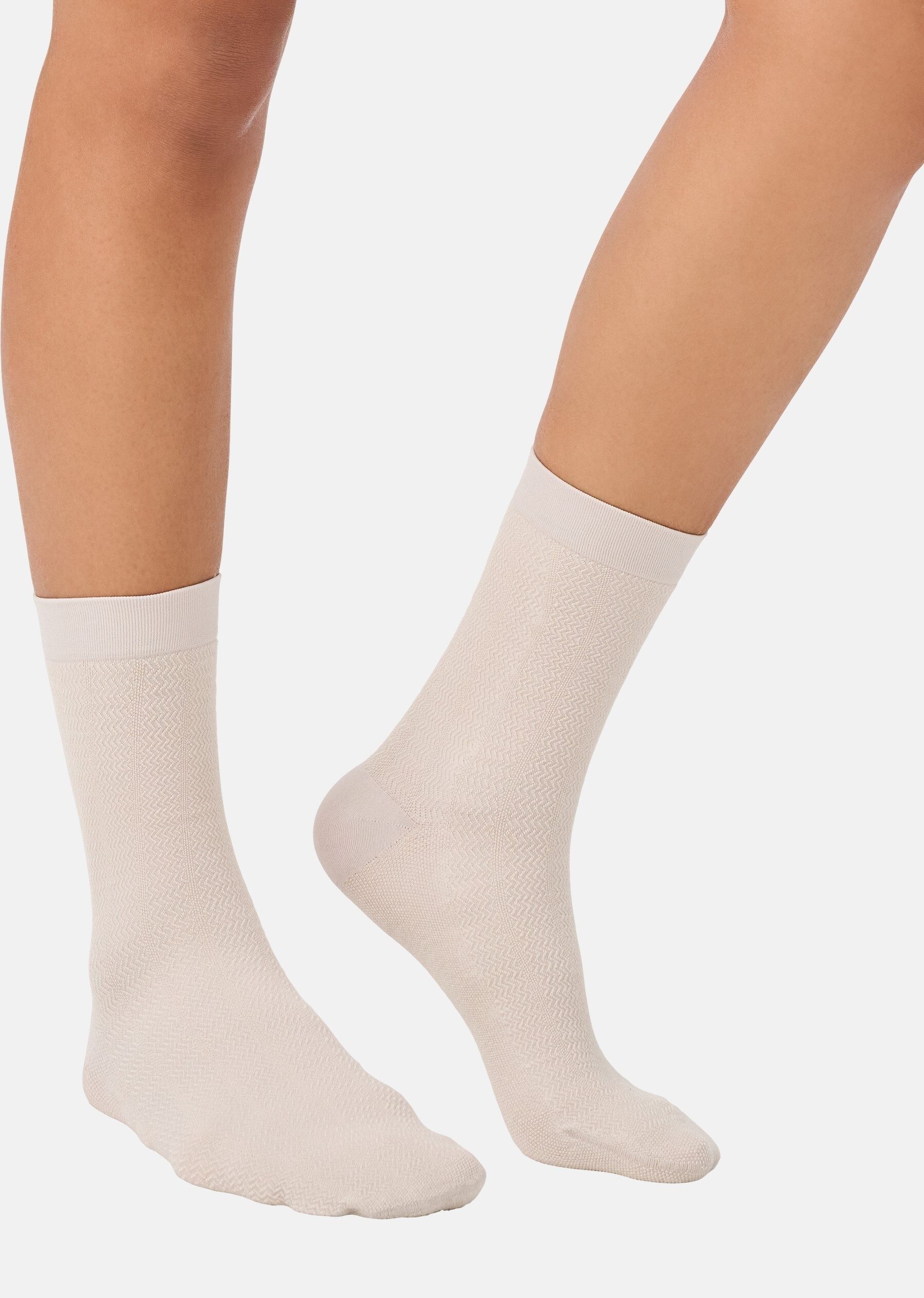 ITEM m6 Sneakersocken SNEAKER CASHMERE CONSCIOUS Kaschmir und Seide, ultraweich, breites Bündchen, rutschfest