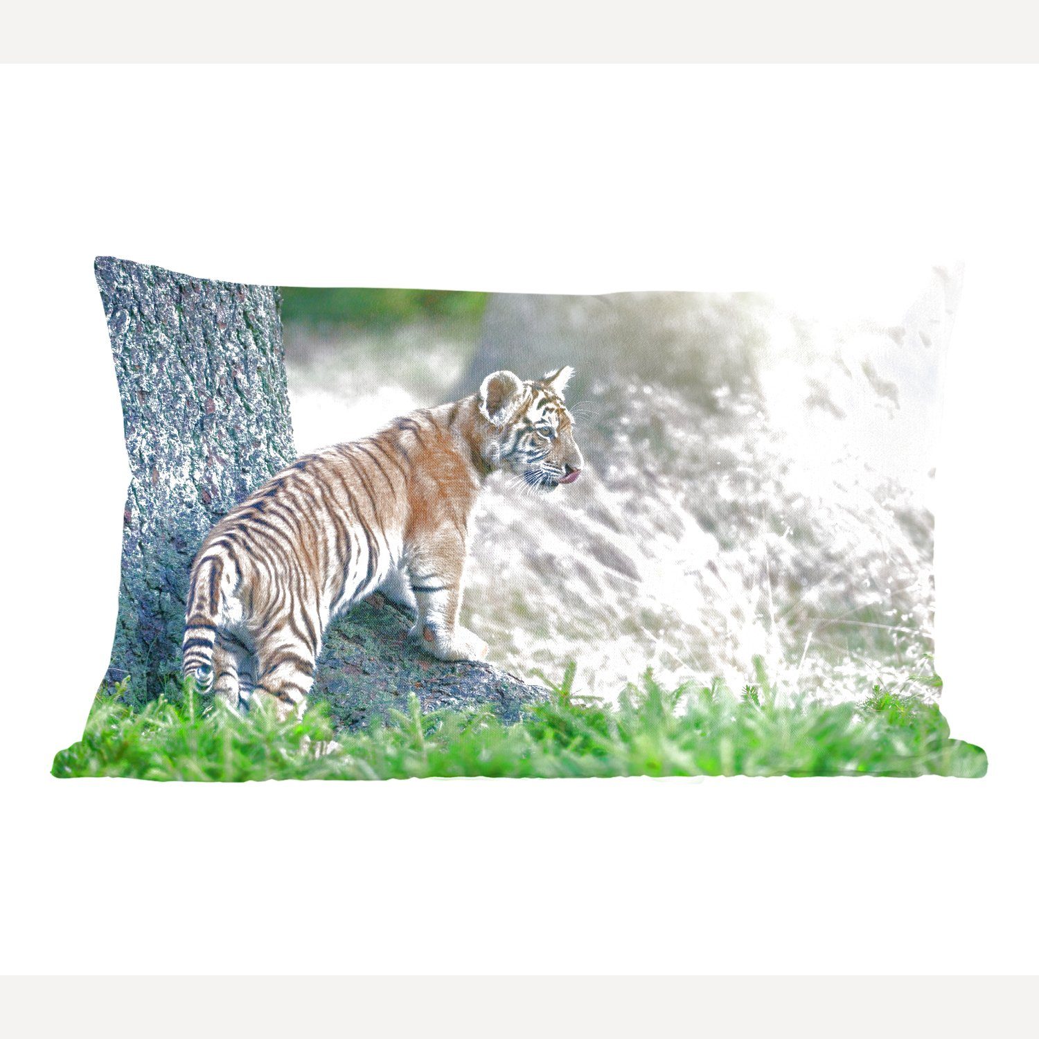 MuchoWow Dekokissen Tigerjunges im Wald, Wohzimmer Dekoration, Zierkissen, Dekokissen mit Füllung, Schlafzimmer