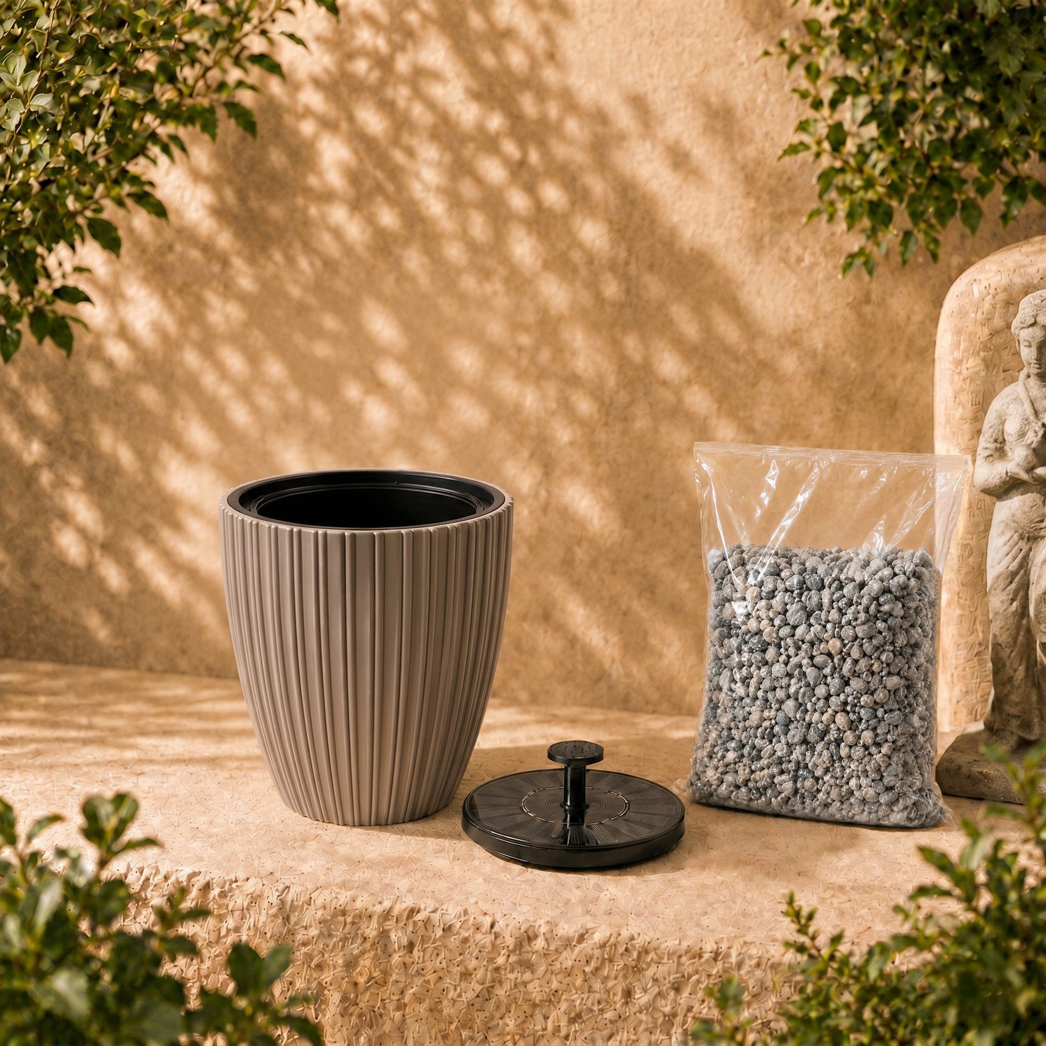 matches21 HOME & HOBBY Wasserspiel Solar Springbrunnen Premium Set mit Akku - taupe, Ø 39 x 42 cm, (1 tlg), Solarbrunnen als Garten und Balkon Zierbrunnen