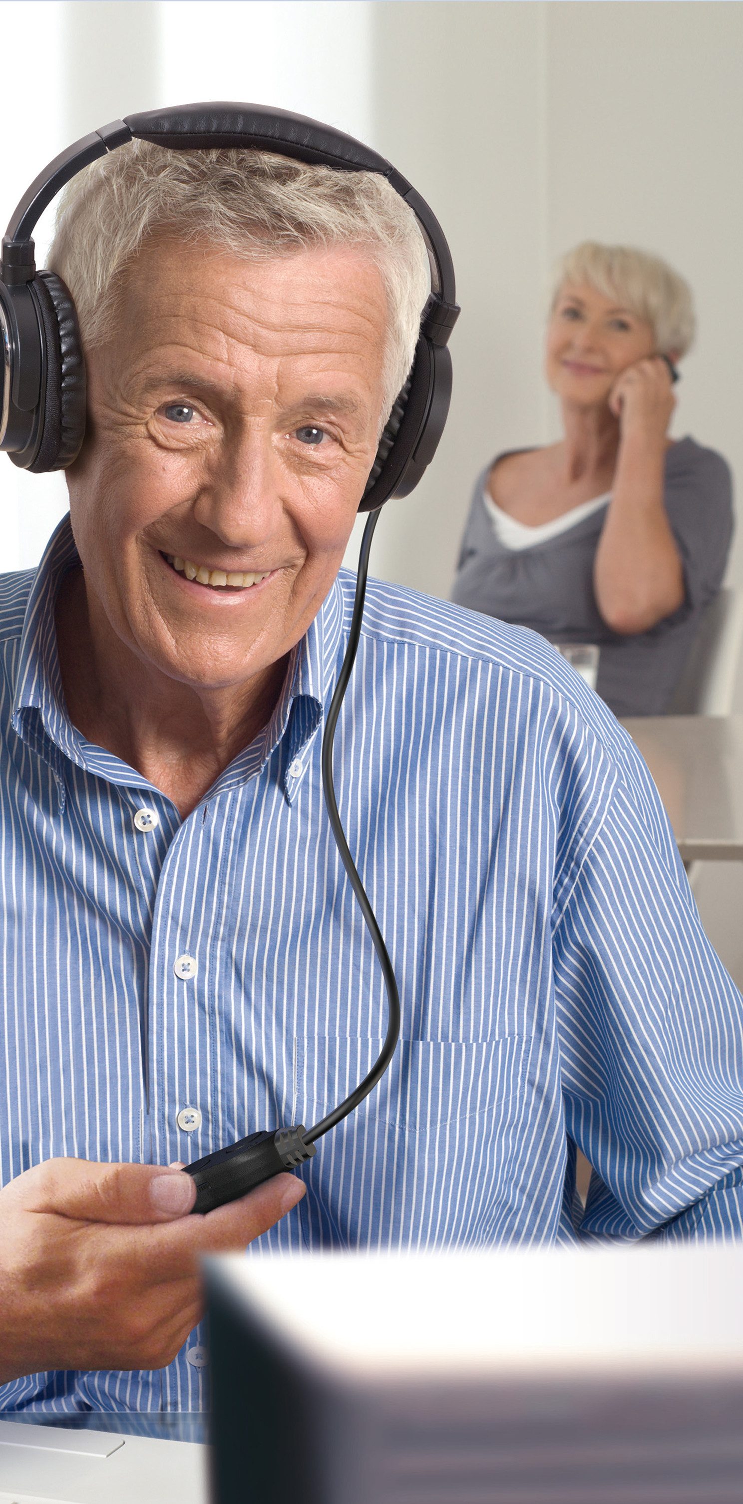 HUMANTECHNIK Bequemer, lauter TV-Kopfhörer, L/R-Lautstärke getrennt regelbar Over-Ear-Kopfhörer (keine, kabelgebunden, extralanges Kabel 5,5m)