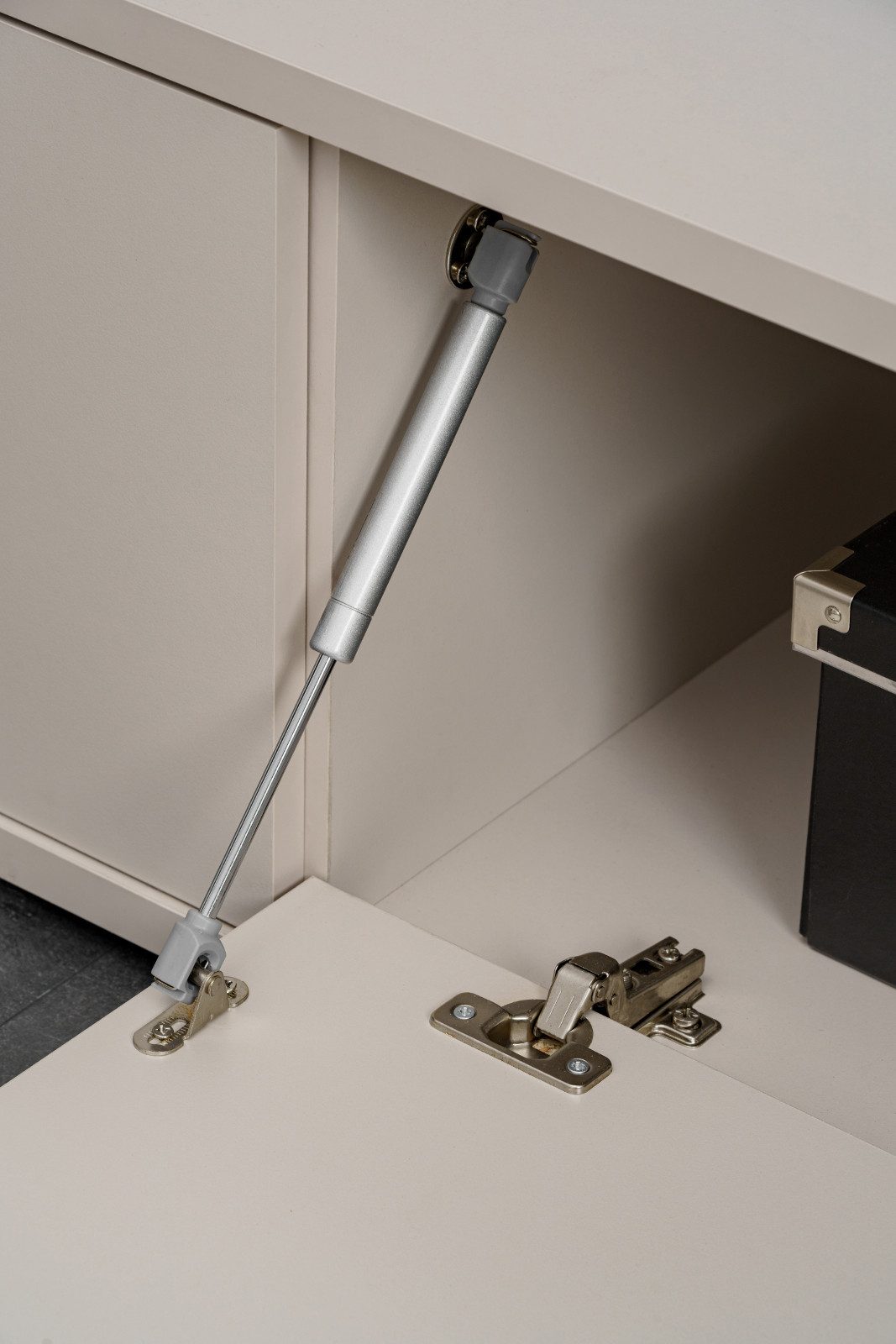 Inn.Furn Lowboard Charm (Set mit Wandpaneel in Kaschmir und Marmor Weiß, 2 St., Breite 180 cm), Push-To-Open und Soft-Close-Funktion