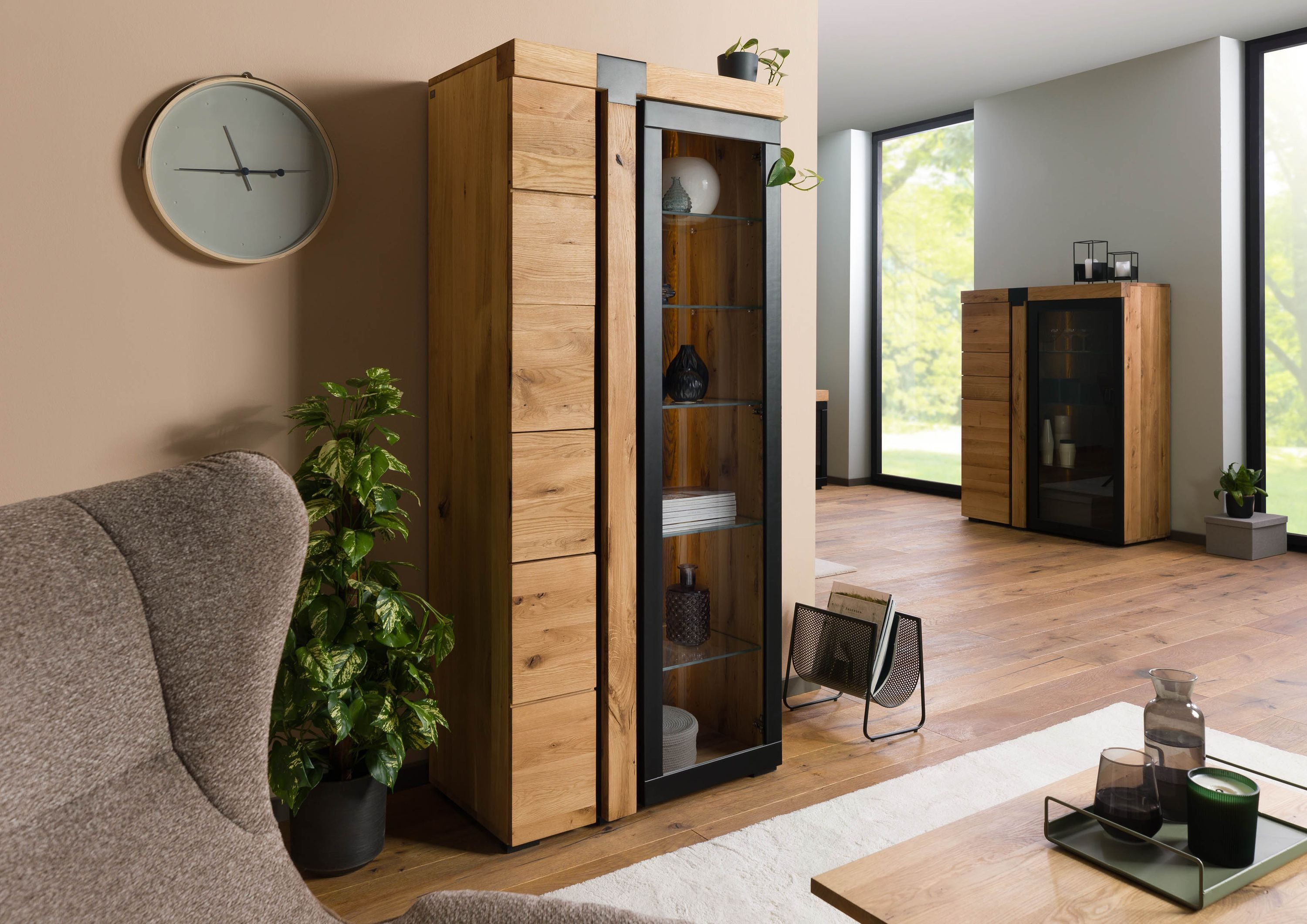 Massivmoebel24 Standvitrine ROTTERDAM (Wildeiche 80x45x180 natur geölt ROTTERDAM #111) Wildeiche 80x45x180 natur geölt ROTTERDAM #111