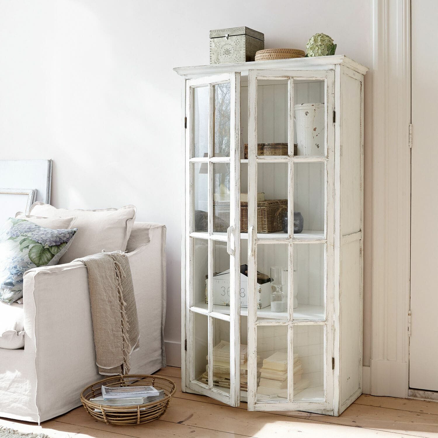 Mirabeau Vitrine Schrank Keanu antikweiß