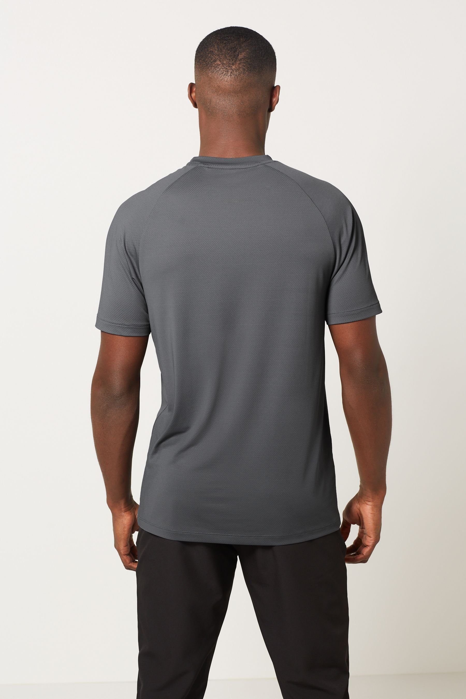 Dark T-Shirt (1-tlg) Active & Sports Trainingsshirt Grey Strukturiertes Next Next