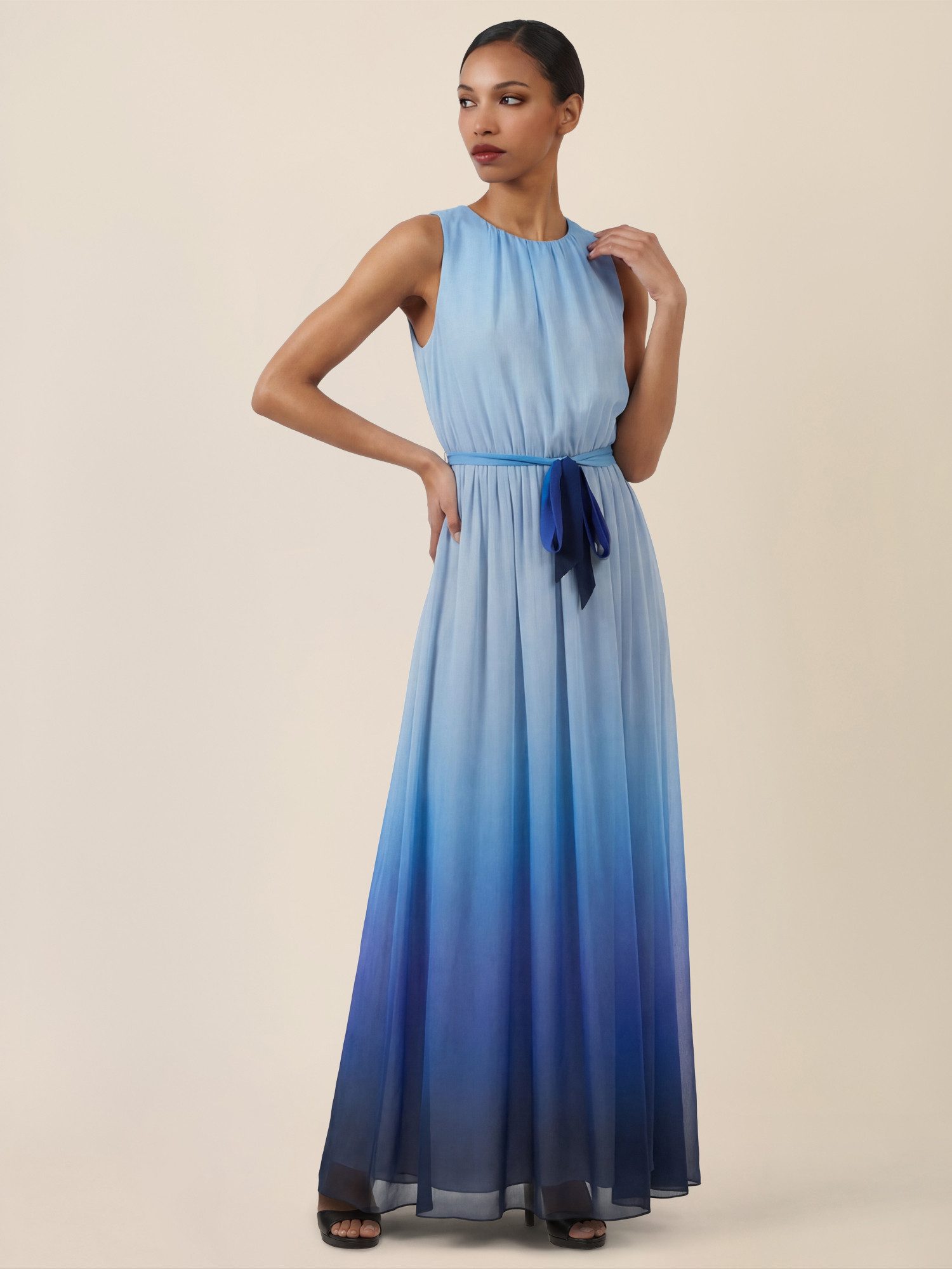 Apart Maxikleid mit Farbverlauf und Taillenband