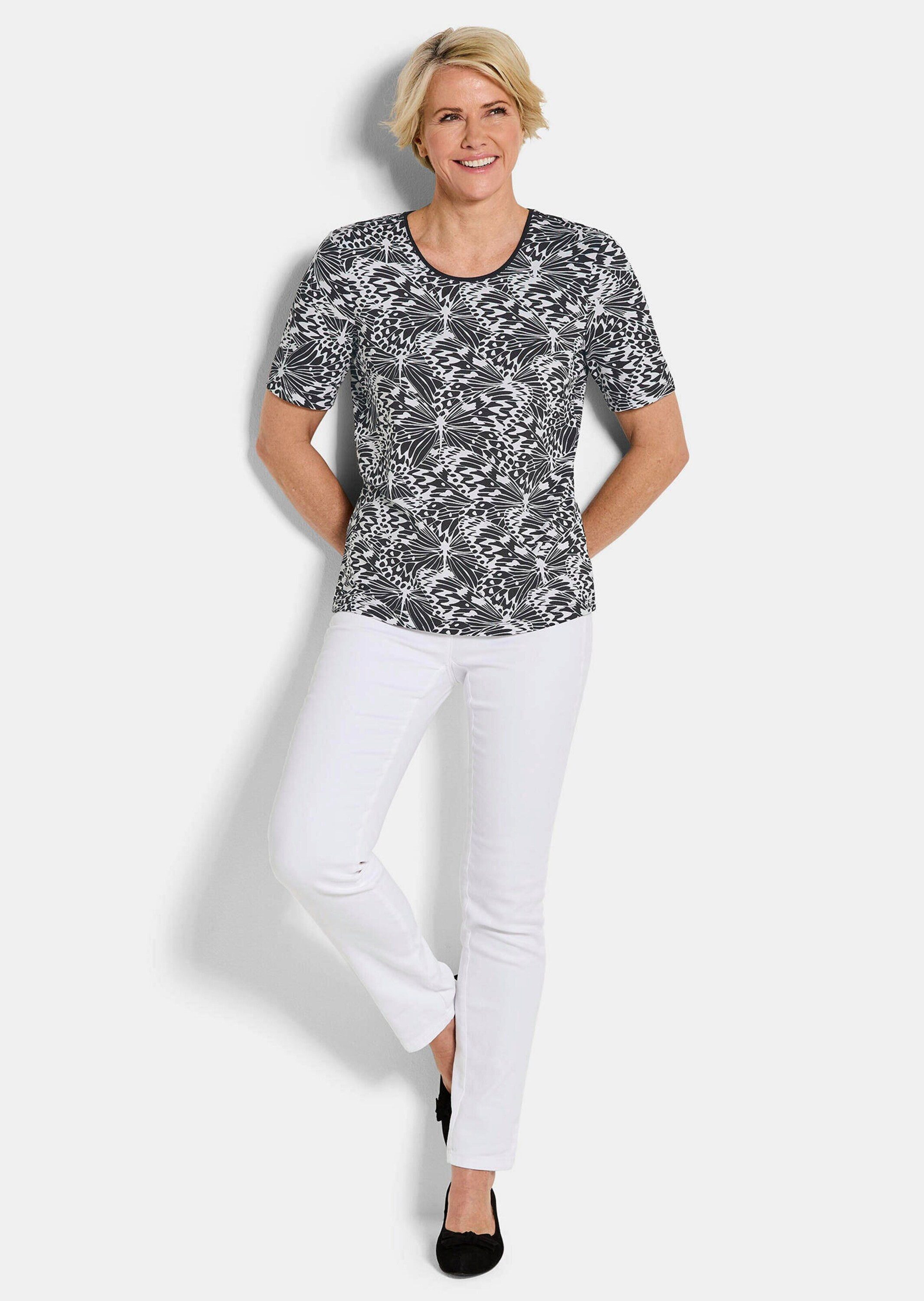 GOLDNER T-Shirt Cityshirt mit Schmetterlings-Motiv Viskoseshirt mit Rundhalsausschnitt und Halbarm