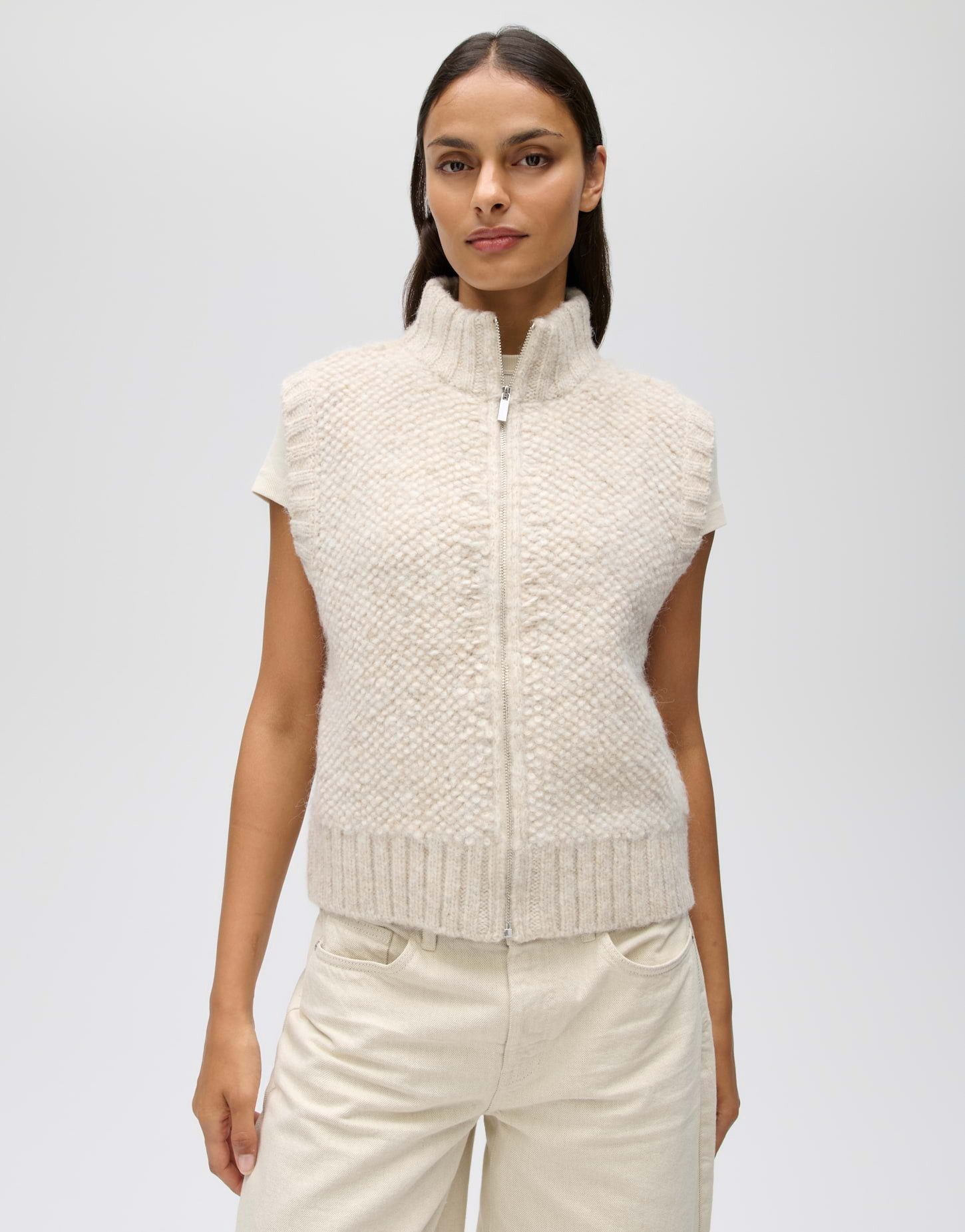 OPUS Strickweste Duppi aus Strick mit Rippstruktur Verkürzte, schmale Form mit Stehkragen und feiner Rippstruktur