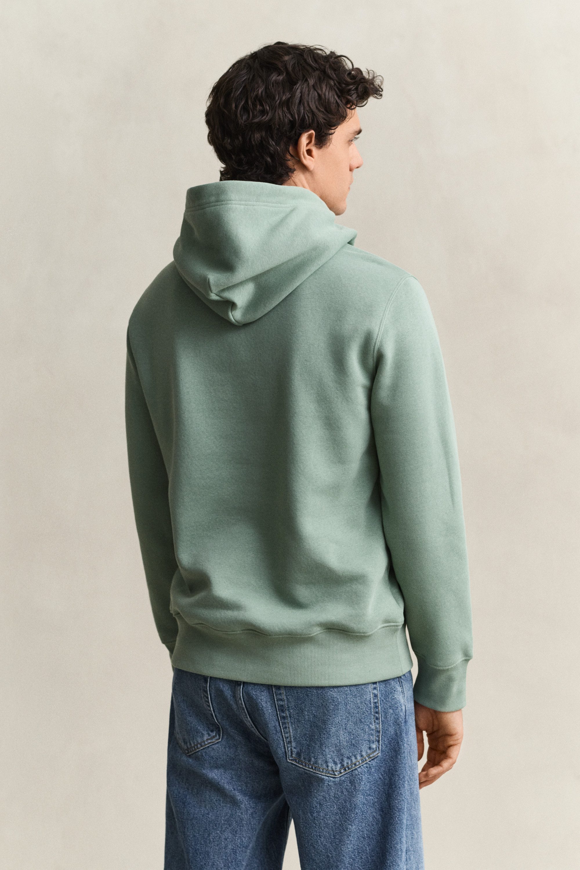 Gant Hoodie REG SHIELD HOODIE mit Logostickerei auf der Brust