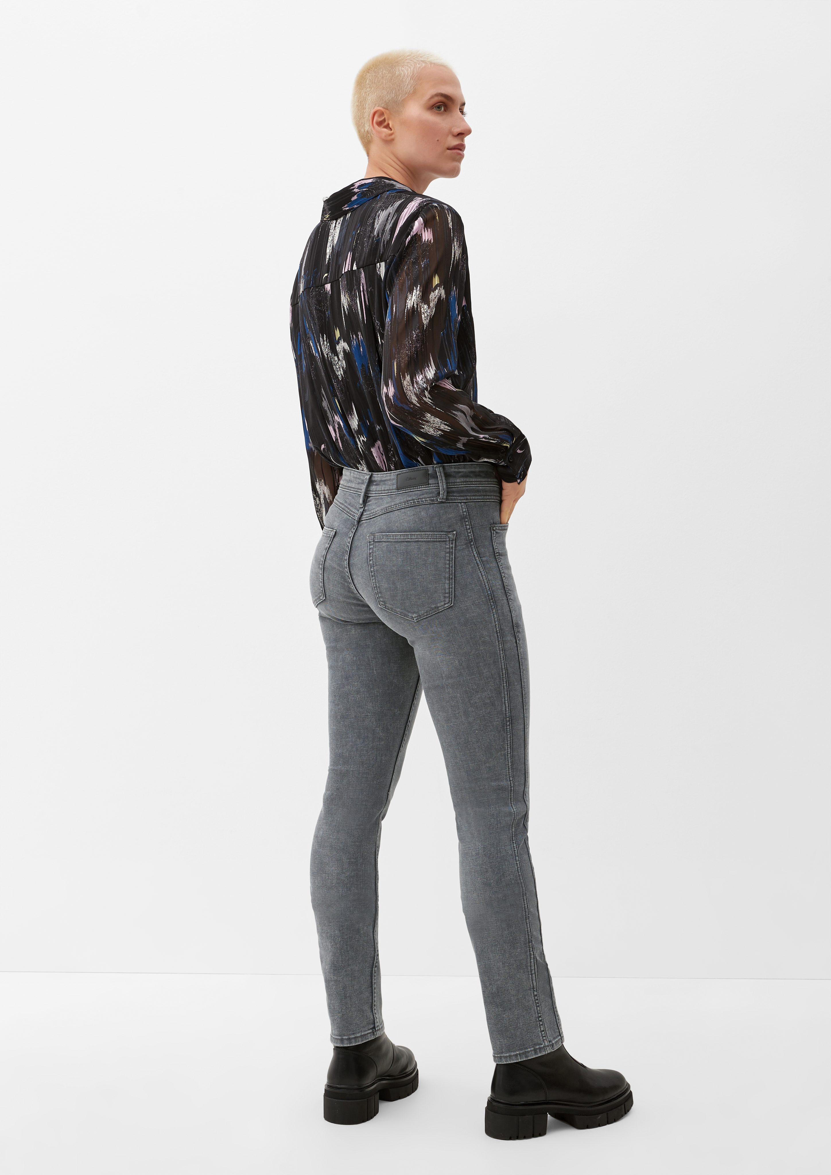 schiefergrau s.Oliver Leder-Patch, Jeans Slim Betsy Mid Slim / Ziernaht / Waschung, Fit Leg 5-Pocket-Jeans / Rise