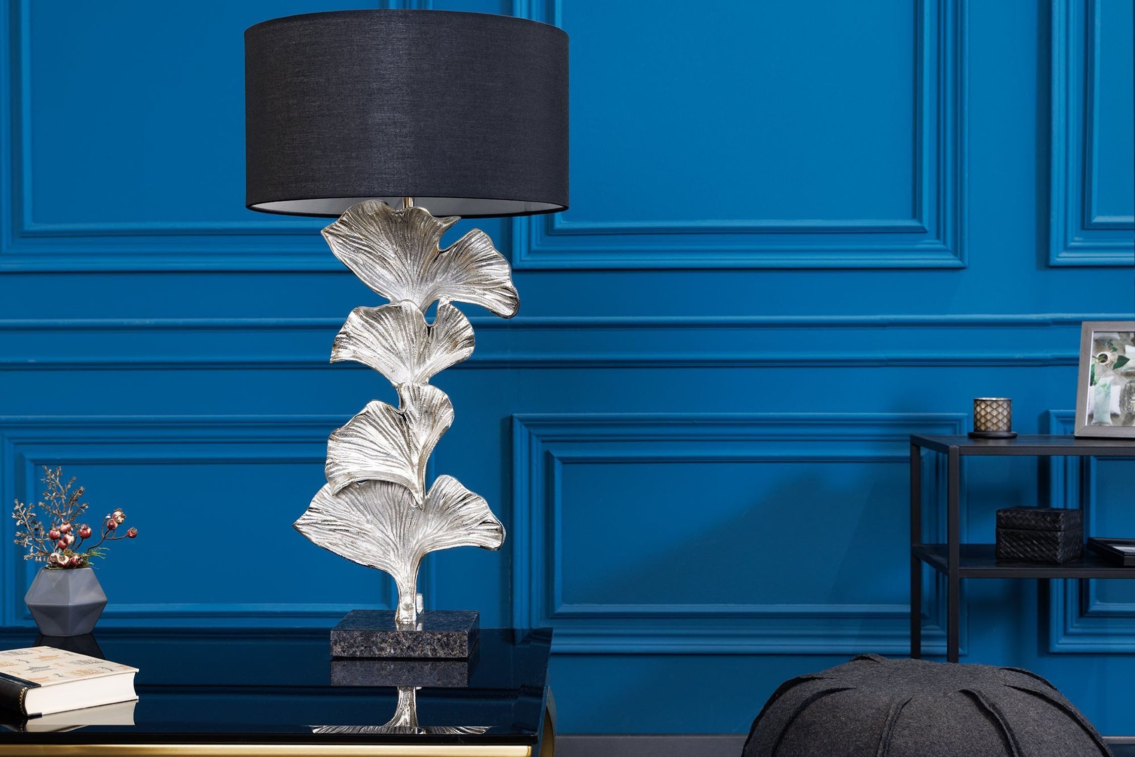 Licht-Erlebnisse Nachttischlampe SIMMONS, ohne Leuchtmittel, 90 cm hoch Stoff Metall Ginko Blätter in Silber Schwarz E27