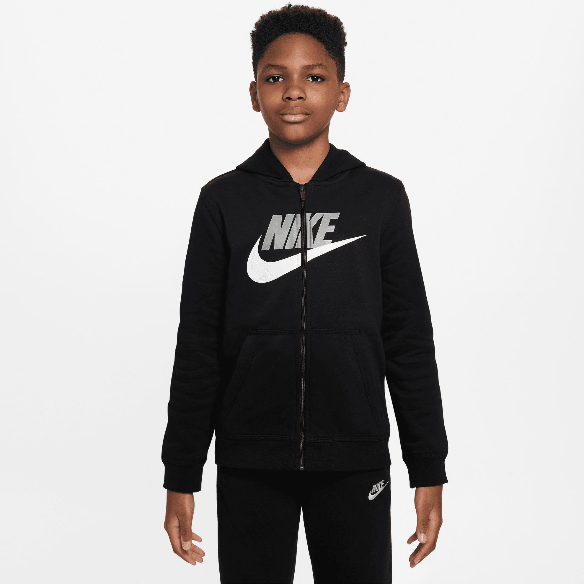 Nike Sportswear Kapuzensweatjacke Club Fleece Big Kids' (Boys) Full-Zip Hoodie BLACK/WHITE/LT SMOKE GREY