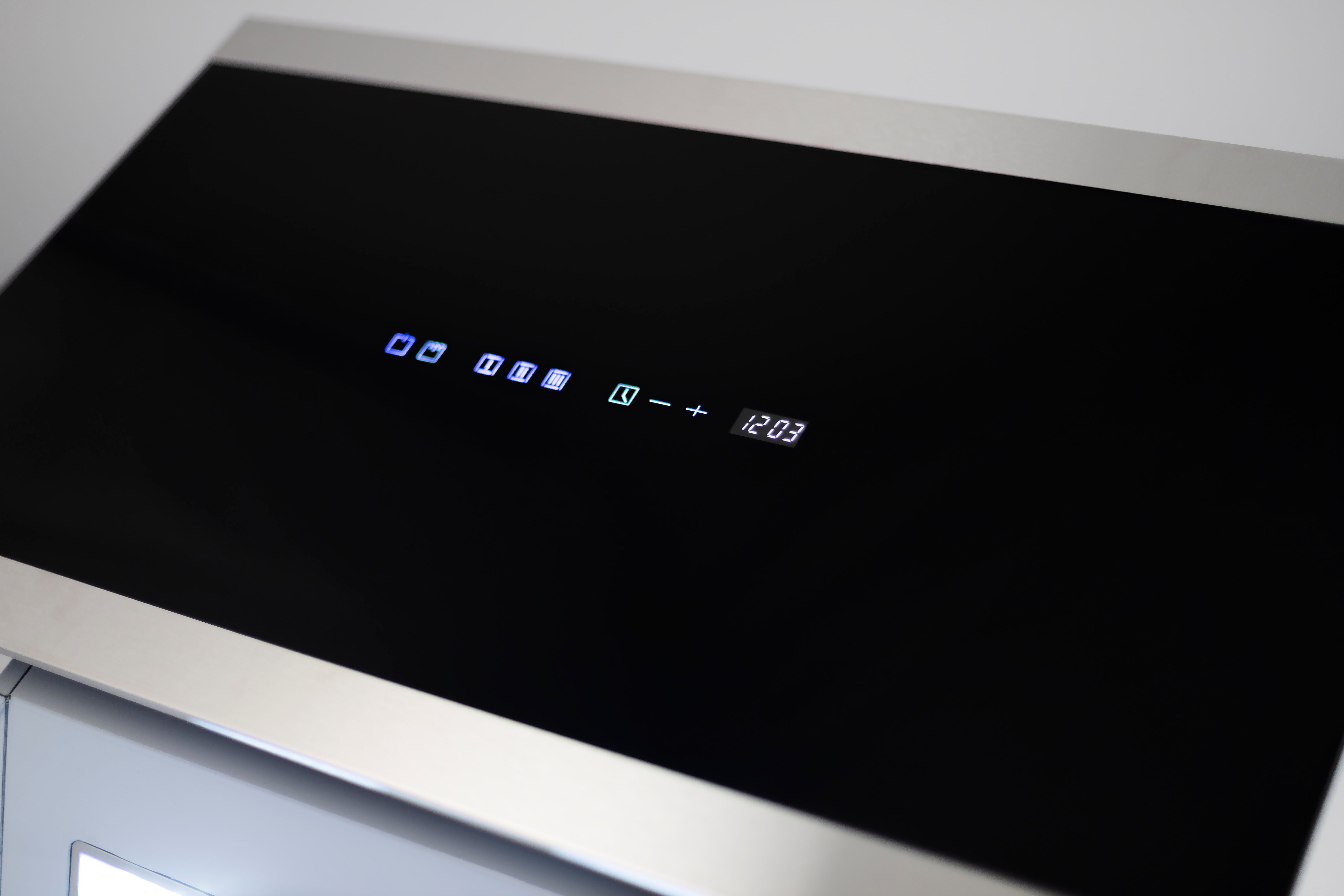 Kaiser Küchengeräte Wandhaube AT 8435+Schlauch, Dunstabzugshaube 80cm Edelstahl Schwarzglas 1250m³/h AT 8435+Schlauch, Dunstabzugshaube 80cm Edelstahl Schwarzglas 1250m³/h, Dunstabzugshaube kopffrei, 80 cm, Schwarz Glas Edelstahl, 1250 m³/h