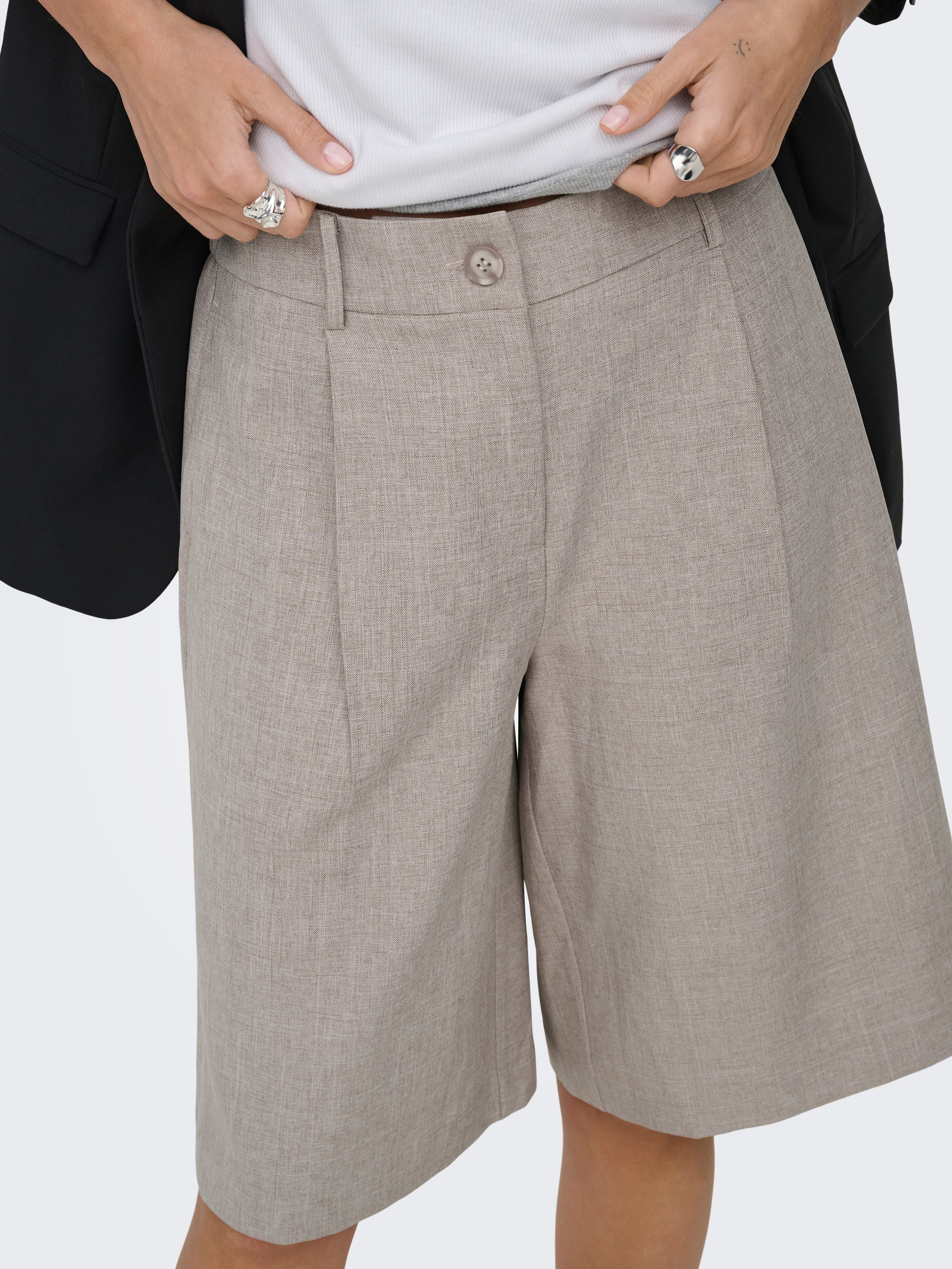 ONLY Bermudas ONLLINDA HW MEL LONG SHORTS TLR NOOS Materialmix, loose fit, High Waist
