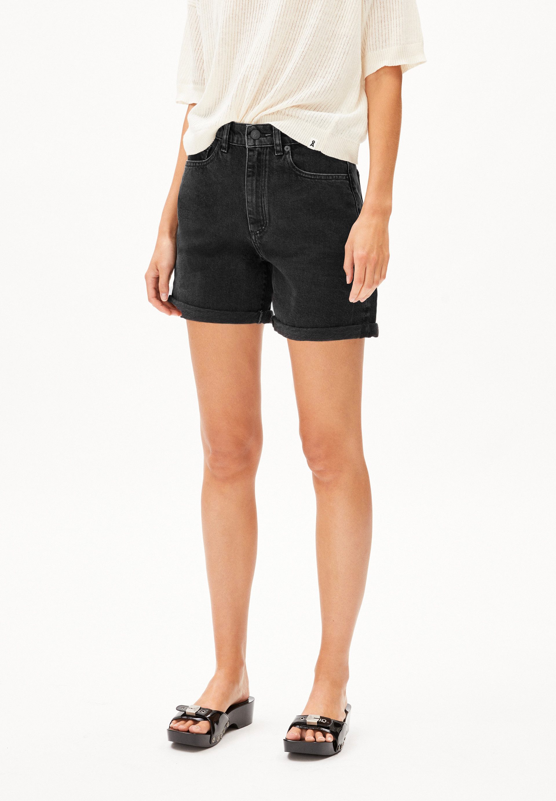 Armedangels Shorts SHEAARI Jeans Shorts aus recycelter Baumwolle (Regular Fit)