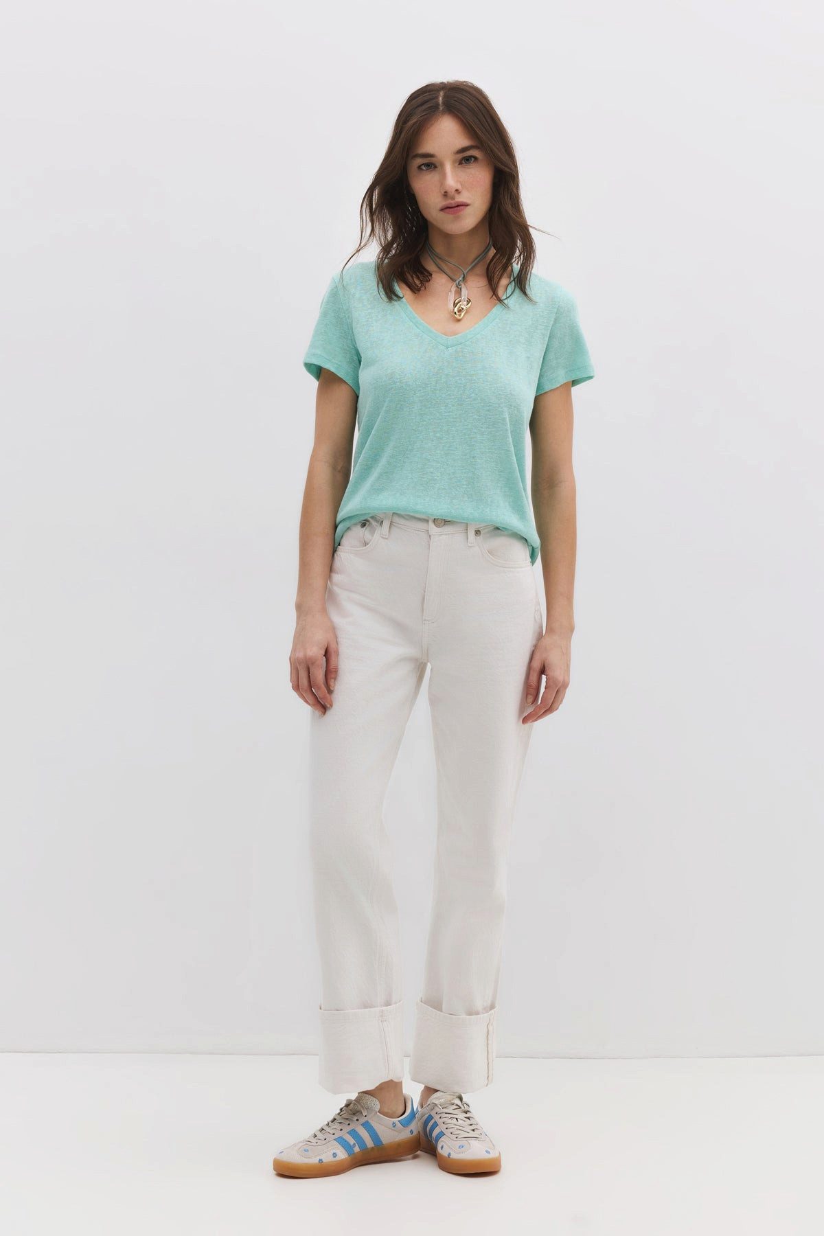 No Matter What T-Shirt Basic-T-Shirt aus Leinen mit V-Ausschnitt – Bild 3 von 5