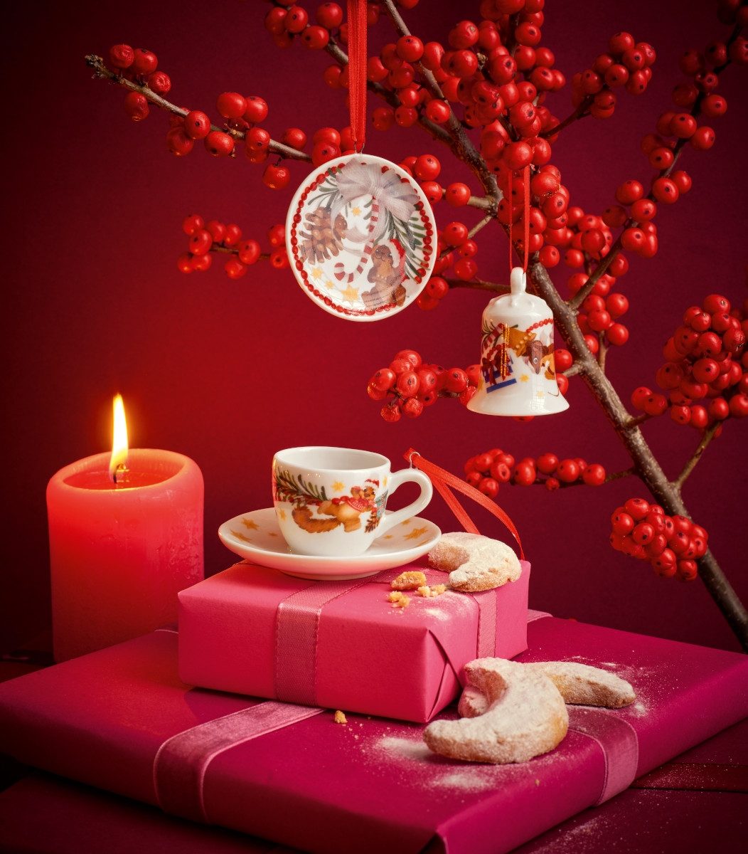 Hutschenreuther Weihnachtsfigur Sammelserie 2021 Lasst uns froh..Mini-Set Tasse