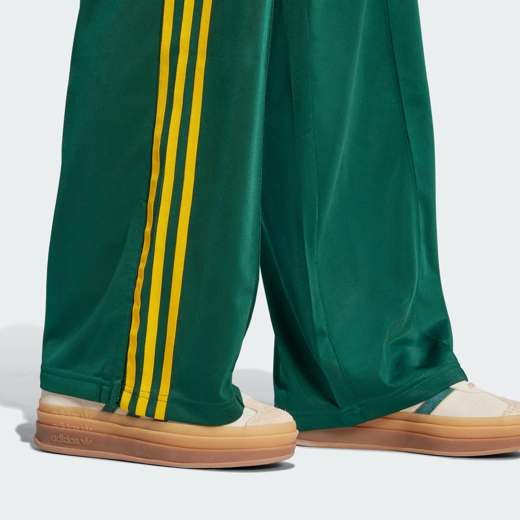 adidas Originals Jogginghose ADICOLOR CLASSIC FIREBIRD LOOSE TRAININGSHOSE (1-tlg)
