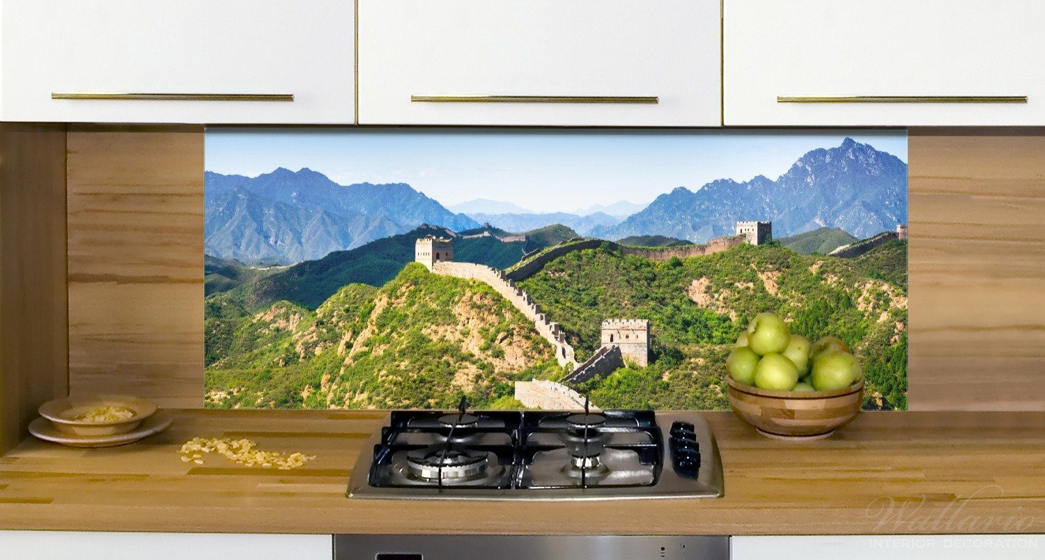 Wallario in China im Küchenrückwand (1-tlg) Die Chinesische Mauer Sommer, Wahrzeichen -
