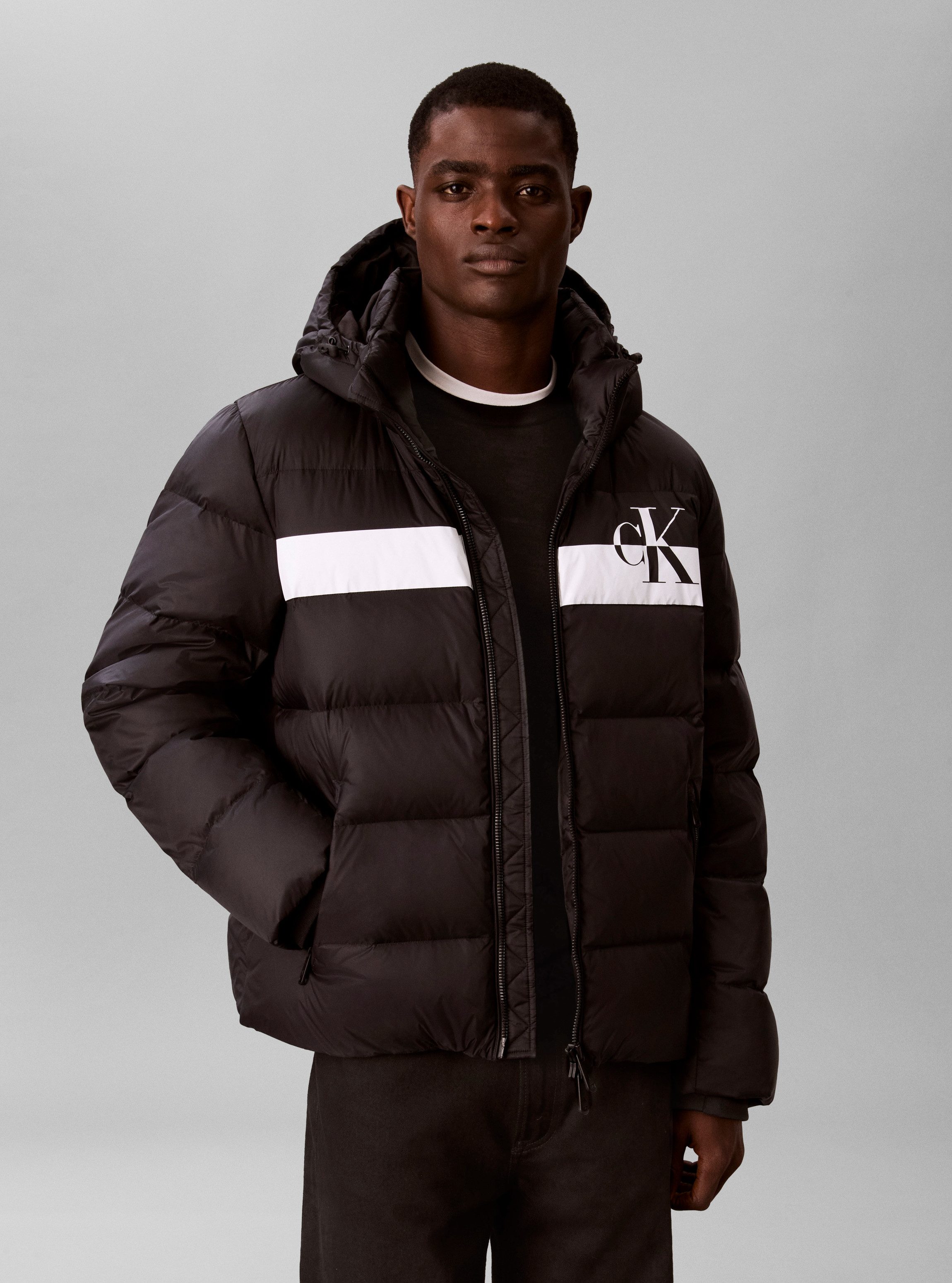 Calvin Klein Jeans Steppjacke NYLON COLORBLOCK PUFFER Regular fit mit abnehmbarer Kapuze