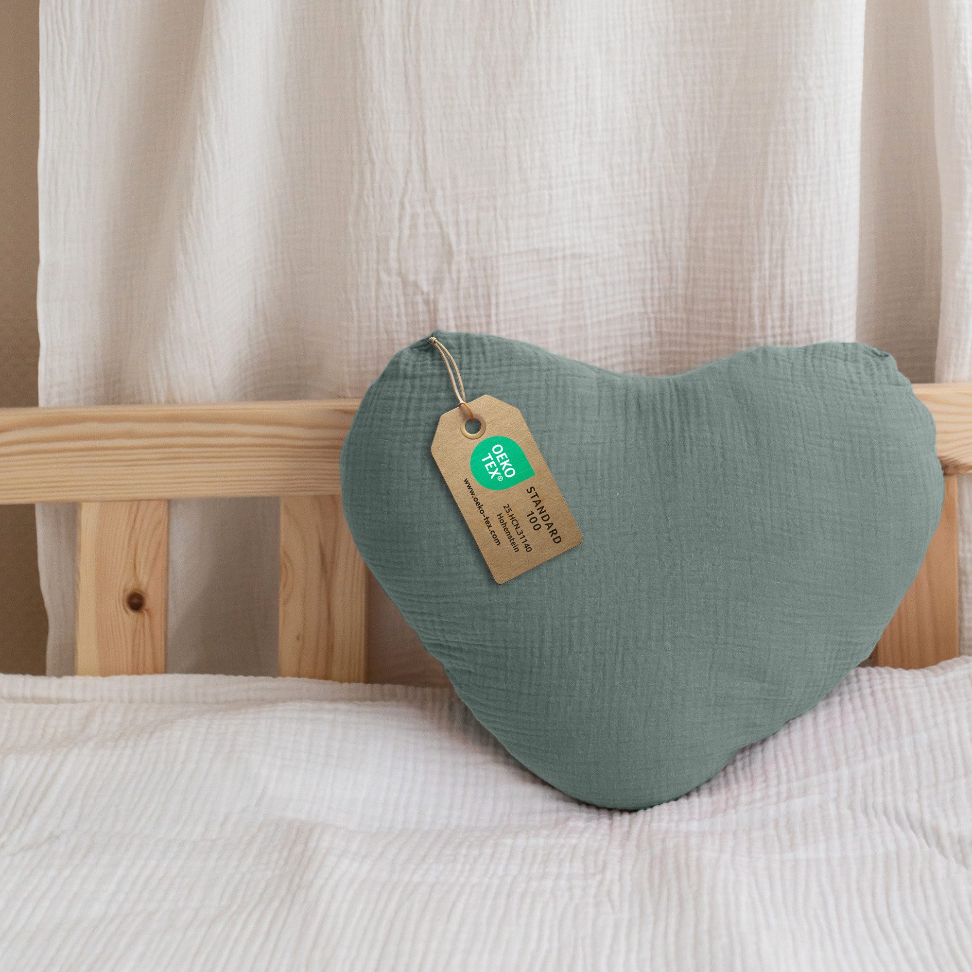 lilimaus Dekokissen Kuschelkissen Herz & Stern aus Musselin fürs Kinderzimmer, Kuschelkissen mit oder ohne Flatter - passend zu unserer Bettwäsche