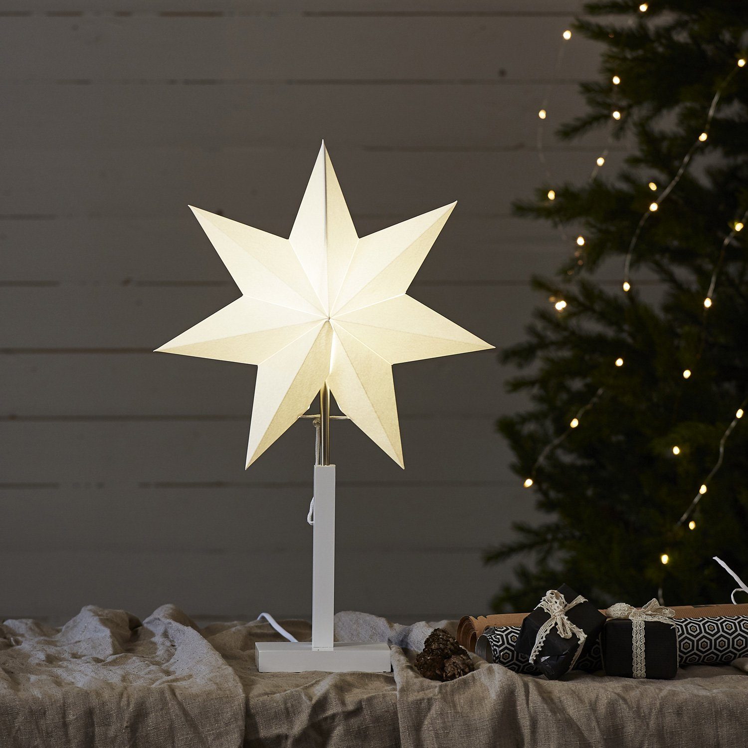STAR TRADING LED Stern Papierstern Weihnachtsstern stehend 7-zackig 34cm E14 inkl. Kabel weiß | Beleuchtete Weihnachtssterne