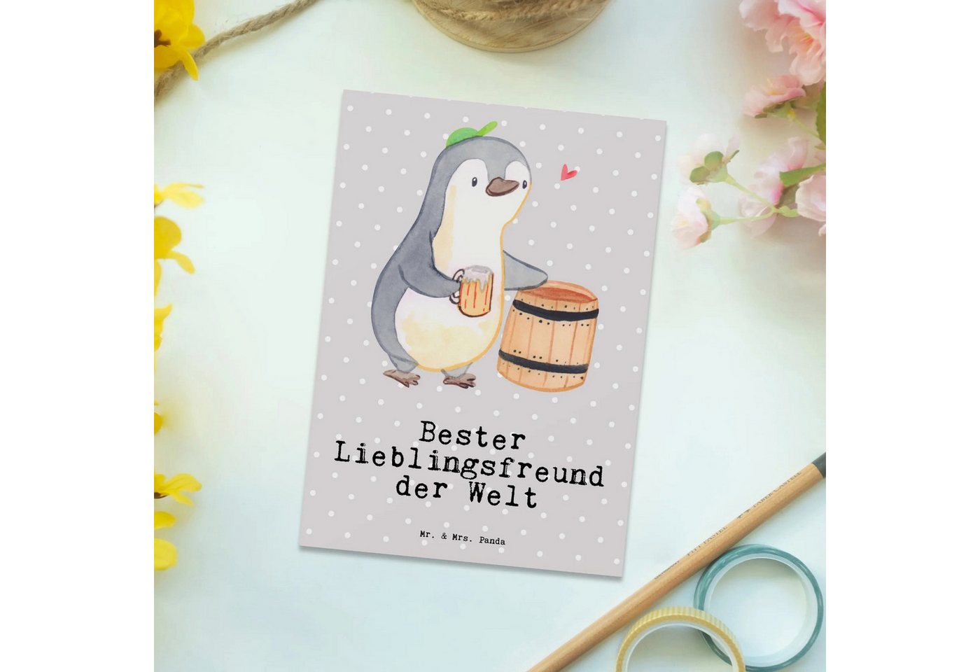 Thumbnail - Mr. & Mrs. Panda Postkarte Pinguin Bester Lieblingsfreund der Welt - Grau Pastell - Geschenk, Mi, Hochglanzveredelt