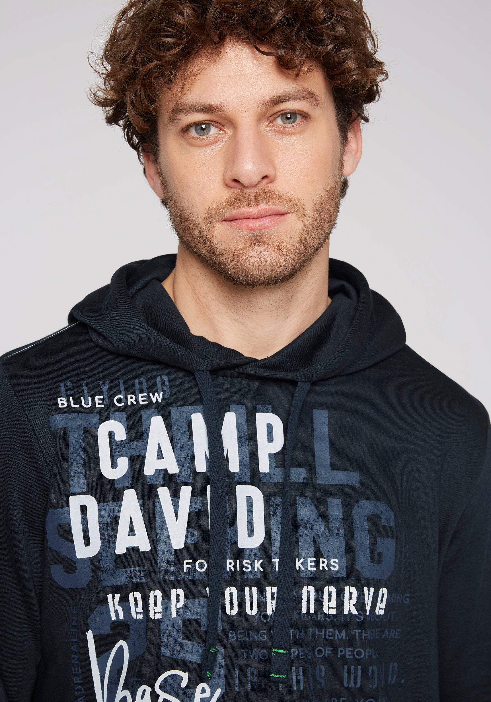 CAMP DAVID Kapuzensweatshirt mit Kapuze sea der Label deep Patch an