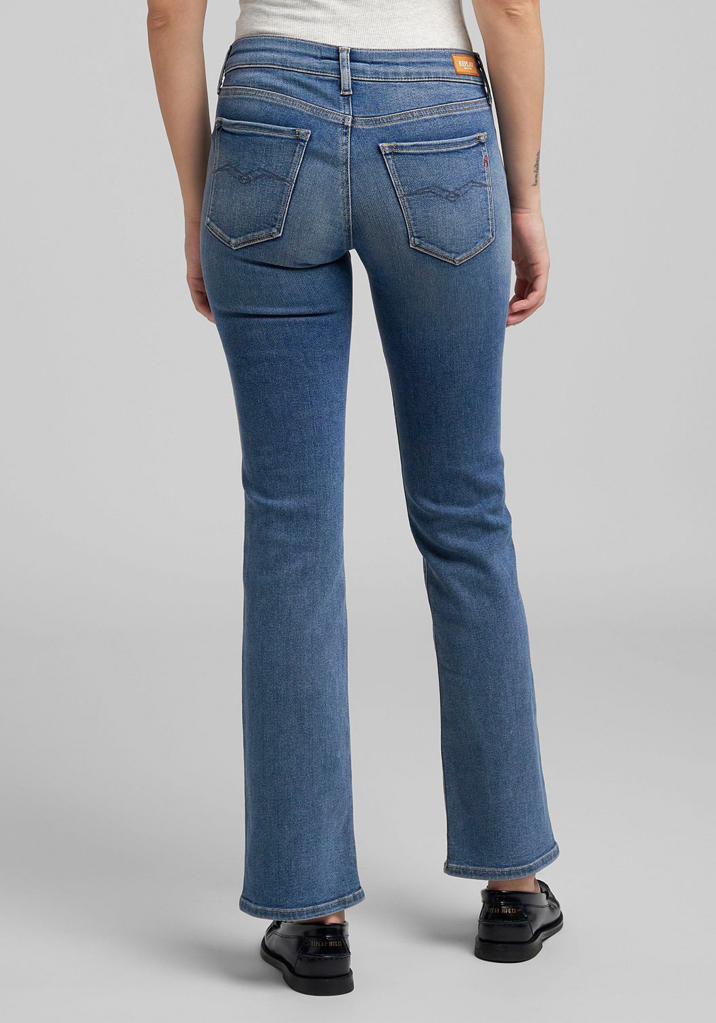 Replay Bootcut-Jeans NEW LUZ mit gesticktem R an der Gesäßtasche günstig online kaufen