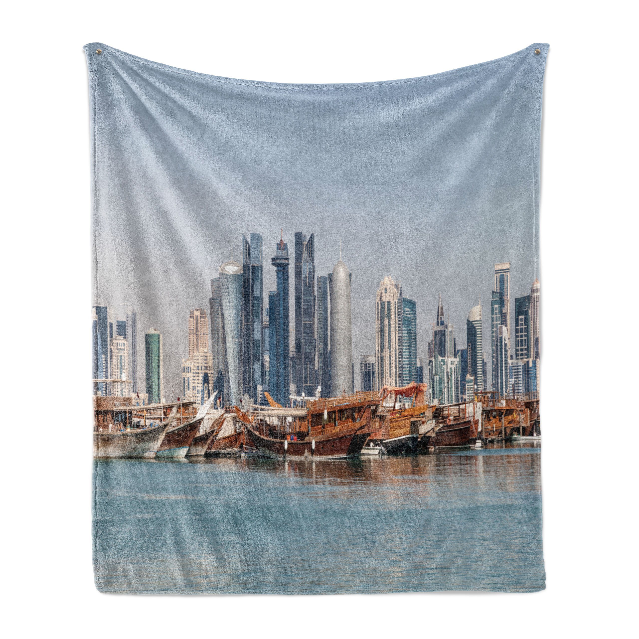 Wohndecke Gemütlicher Plüsch für den Innen- und Außenbereich, Abakuhaus, Küsten Katar Stadt Dhow Schiffe