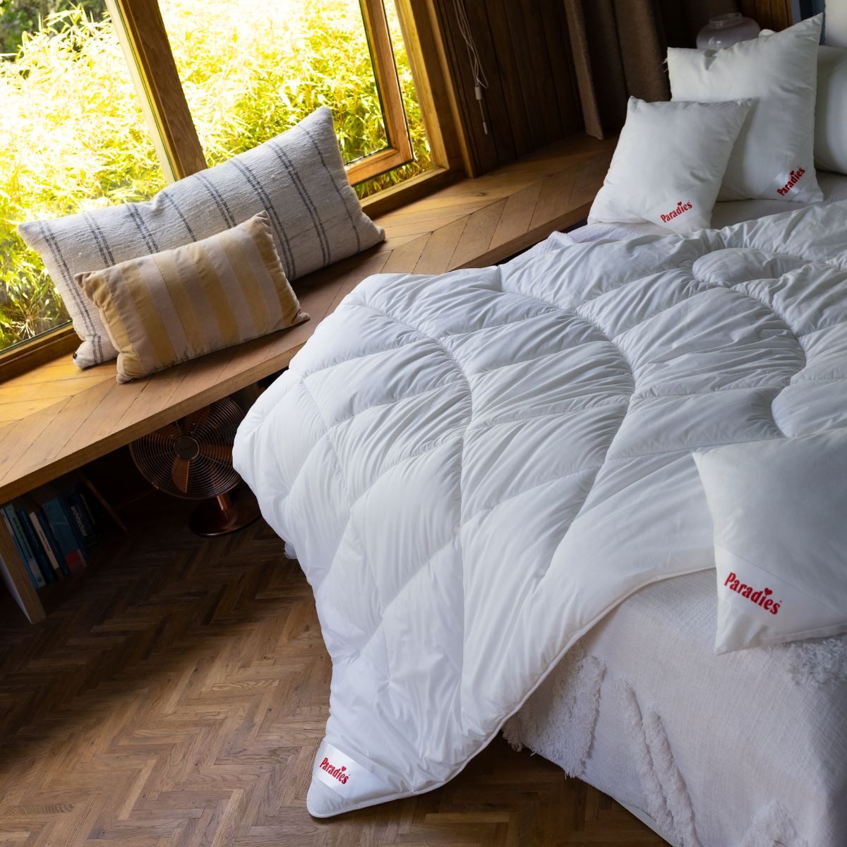 Paradies Kunstfaserbettdecke Runa, Füllung: 100% Polyester, Bezug: 100% Baumwolle, extra voluminöse & kuschelige Ganzjahresbettdecke, vegane Daunendecke