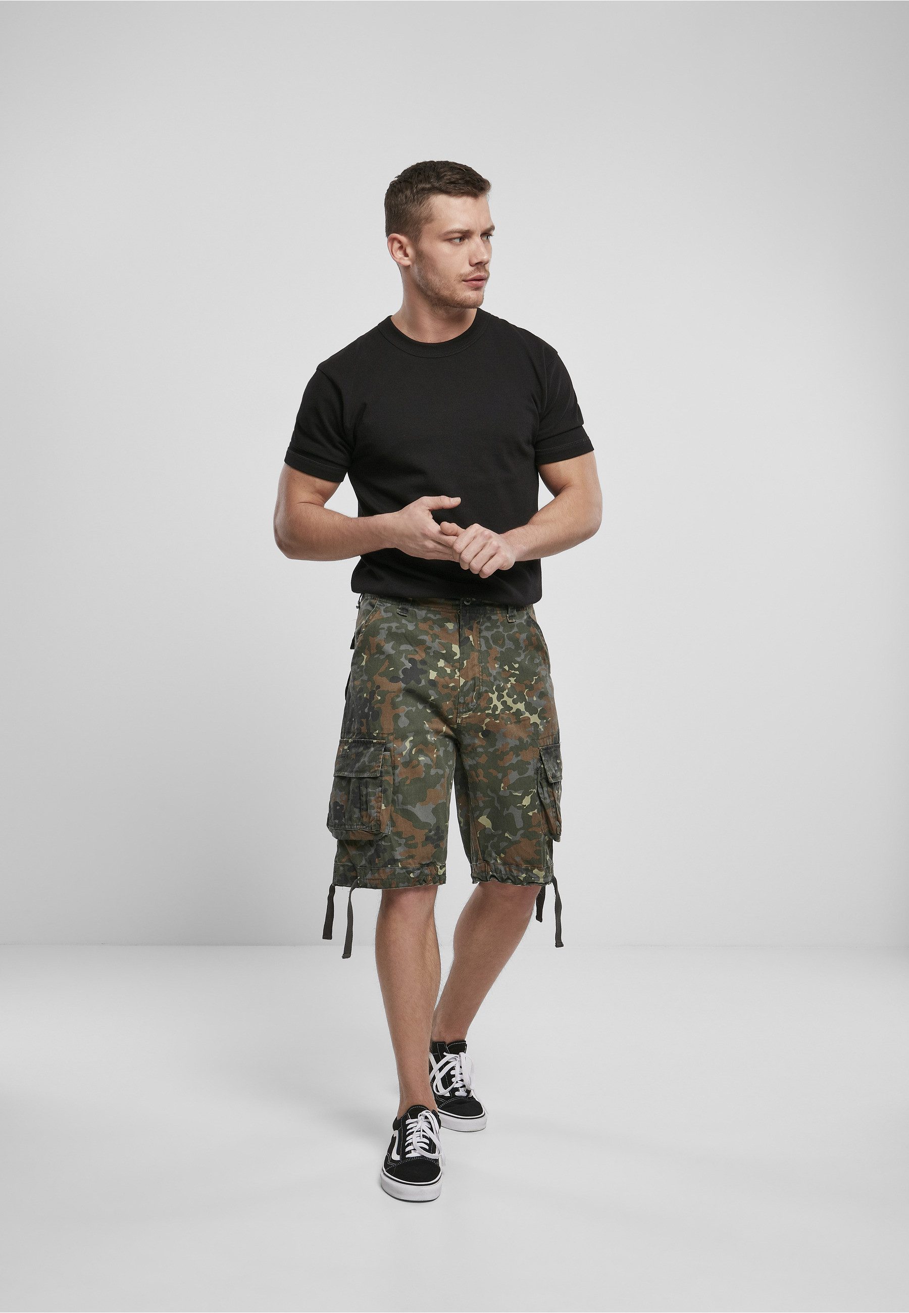 Brandit Stoffhose Brandit Herren Urban Legend Cargo Shorts (1-tlg)