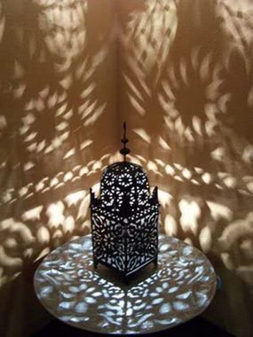 Marrakesch Orient & Mediterran Interior Windlicht Marokkanische Laterne Frane, orientalisches Windlicht, Marokkanische Metalllaterne für draußen als Gartenlaterne, oder Innen als Tischlaterne, Marokkanisches Gartenwindlicht, Handarbeit