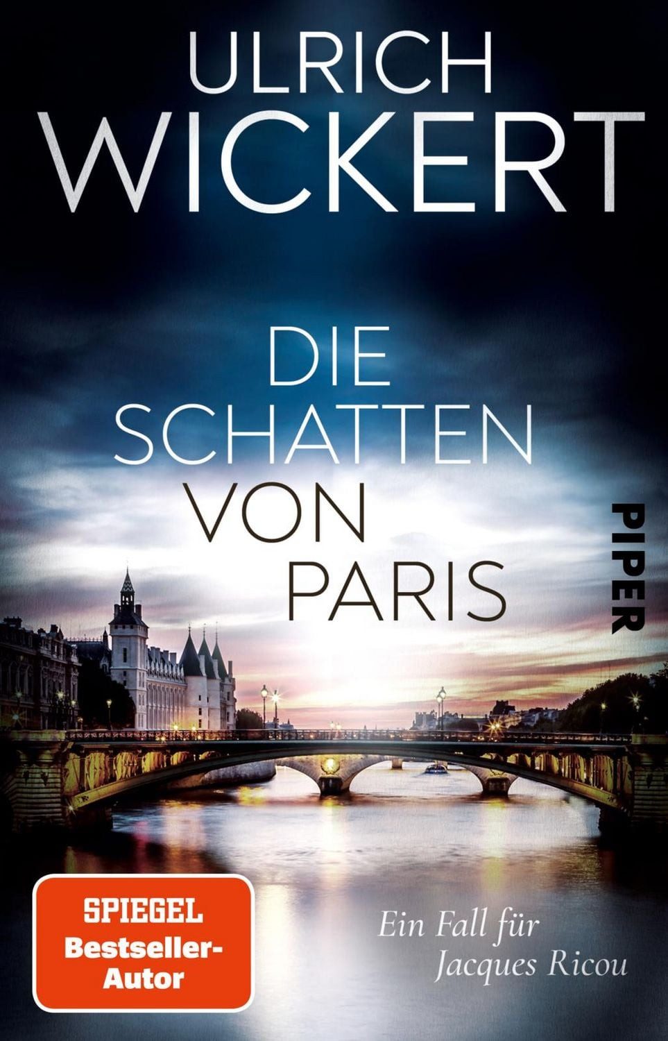Die Schatten von Paris / Ulrich Wickert, Ein Fall für Jacques Ricou, In diesem Kriminalroman trifft exzellente politische Recherche auf französische Lebensart