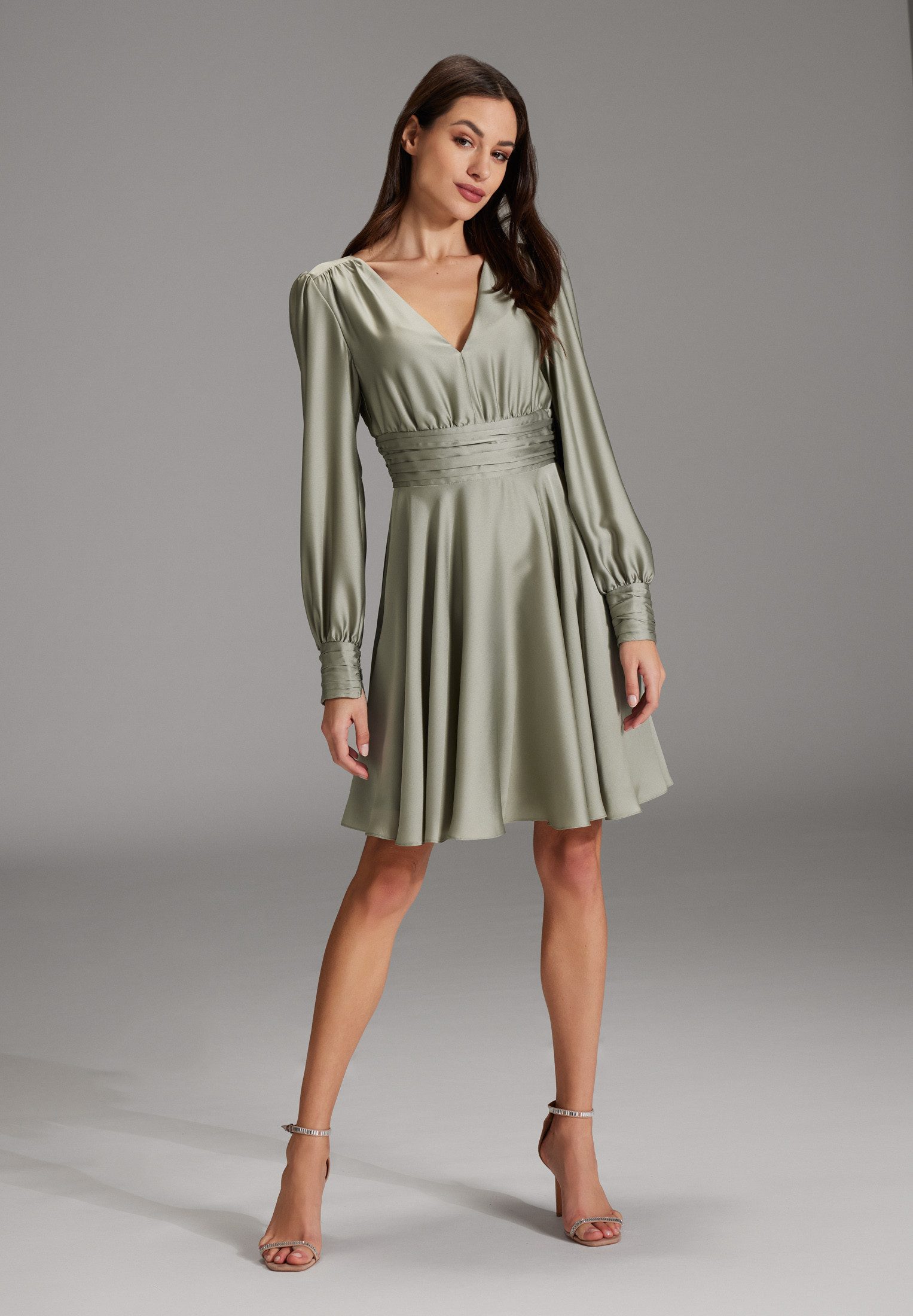 SWING Cocktailkleid Taillierter Schnitt mit ausgestelltem günstig online kaufen