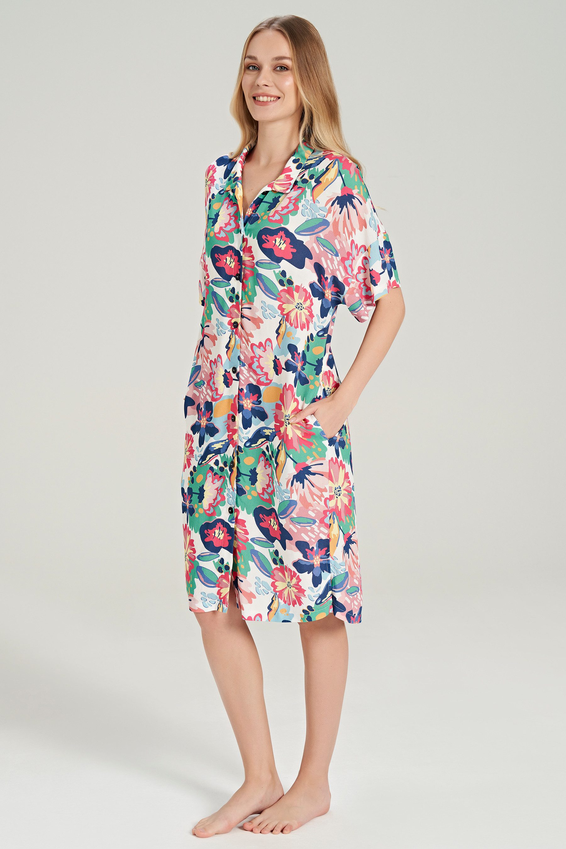 FEYZA Schlafanzug Damen Schlafkleid mit großen Blumen – Sommer Nachthemd mit Knöpfen