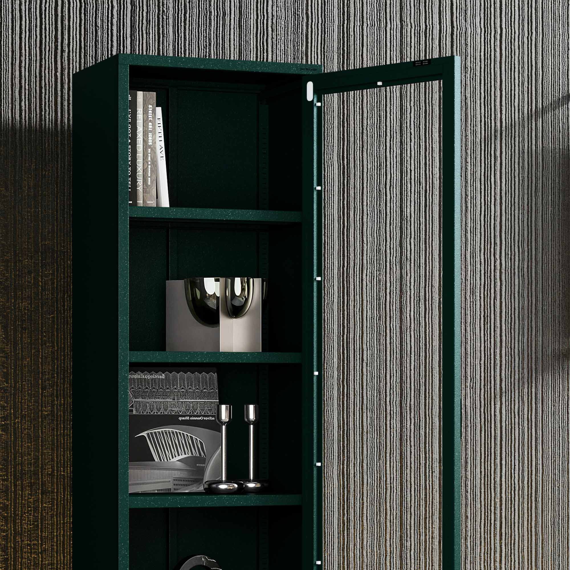 Jan Nowak Vitrine LUIGI Vitrine Schmal Glas Metall 50x180x35cm 4 Regale Sparkling (Stahl 0,6mm, 4 Regale 30kg, Hartglas, Wandmontage möglich) Brilliance Beine r – Bild 4 von 5
