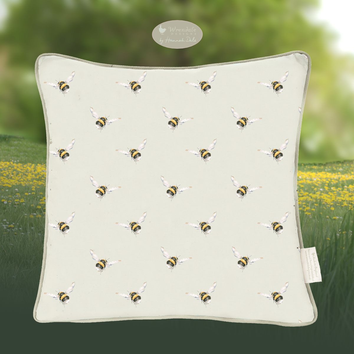 Wrendale Dekokissen Wrendale Designs Baumwoll-Leinen Kissen Hummel-Flug, ca. 40x40cm
