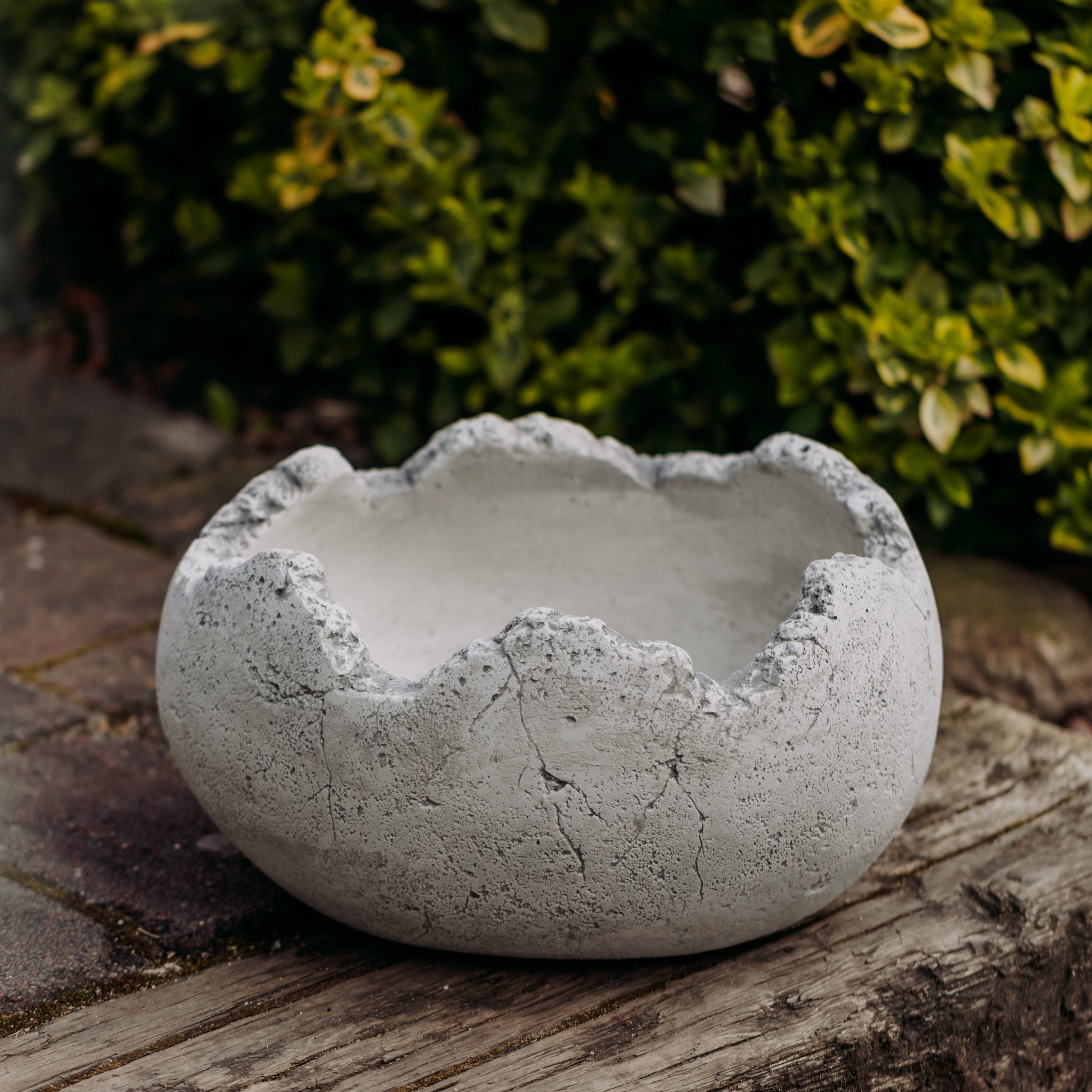 gartendekoparadies.de Pflanzschale Ostern - Blumenschale, Eierschale, Pflanzgefäß, H. 20 cm, 34 x 27 cm, Frostsicher